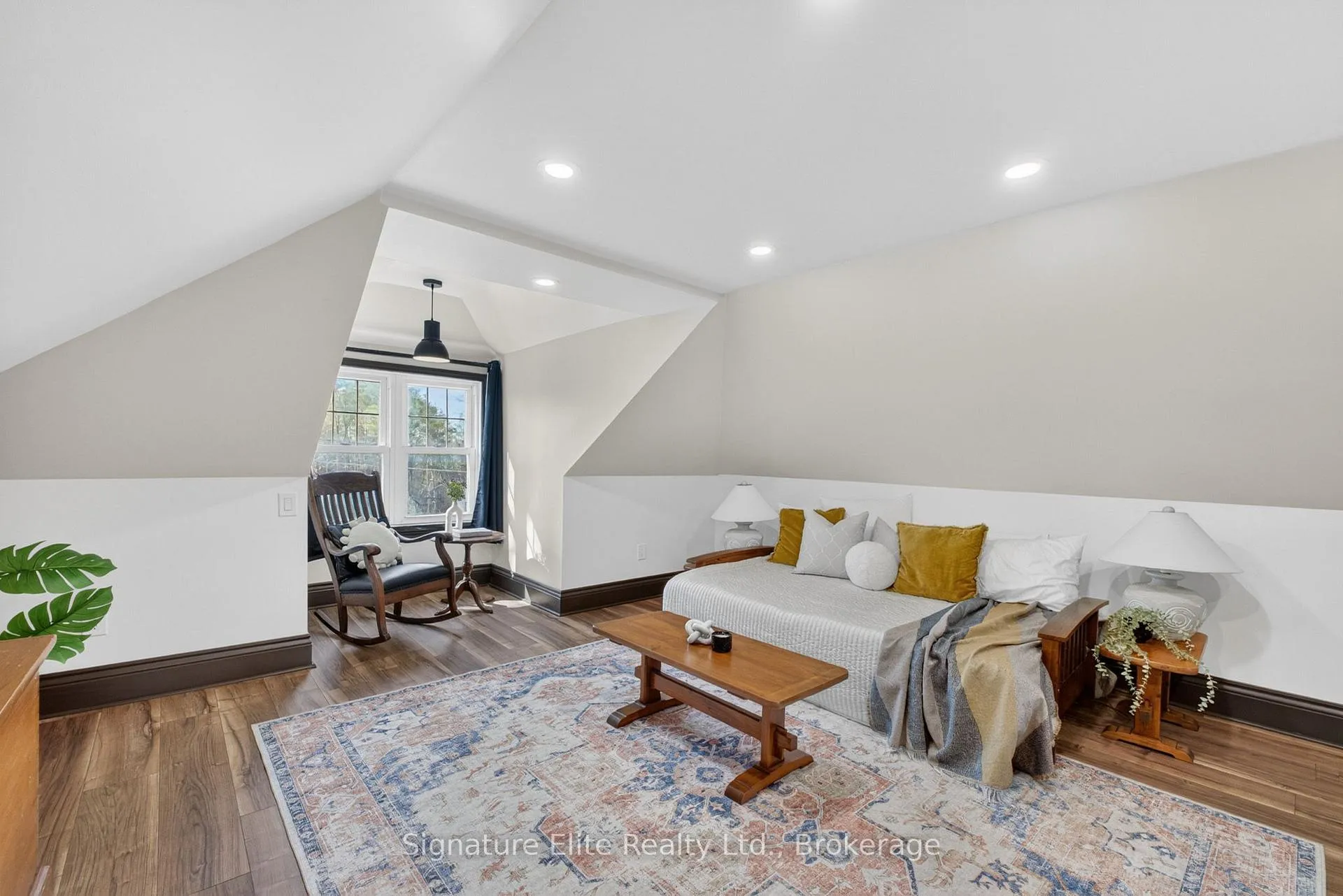 Photo 33 of 60 Winchester Road E, Whitby, Brooklin — HOMEH