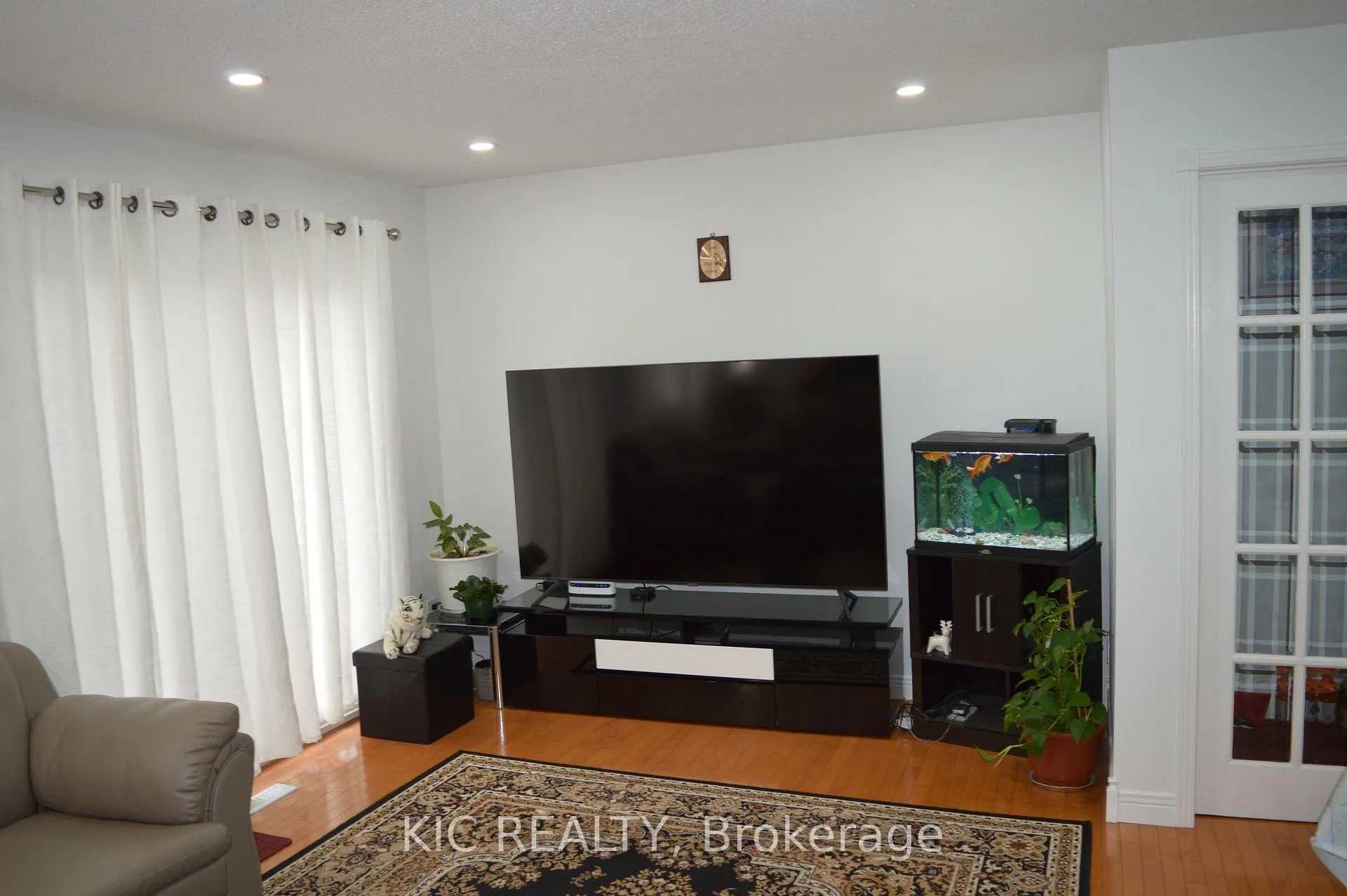 Photo 7 of Unit 6, 93 Hansen Road N, Brampton, Madoc — HOMEH