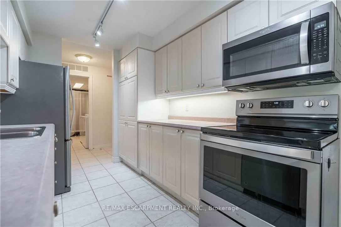 Photo 7 of Unit 207, 980 Golf Links Road, Hamilton, Meadowlands — HOMEH