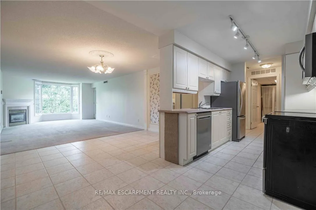 Photo 8 of Unit 207, 980 Golf Links Road, Hamilton, Meadowlands — HOMEH