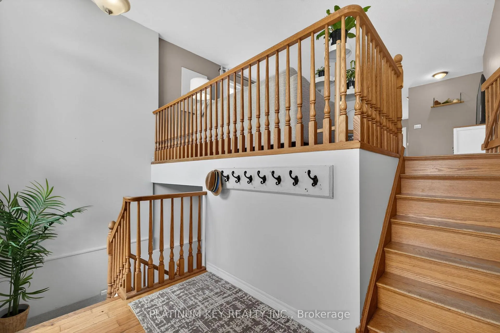 Photo 4 of 6 Juniper Crescent, Strathroy-Caradoc, SE — HOMEH