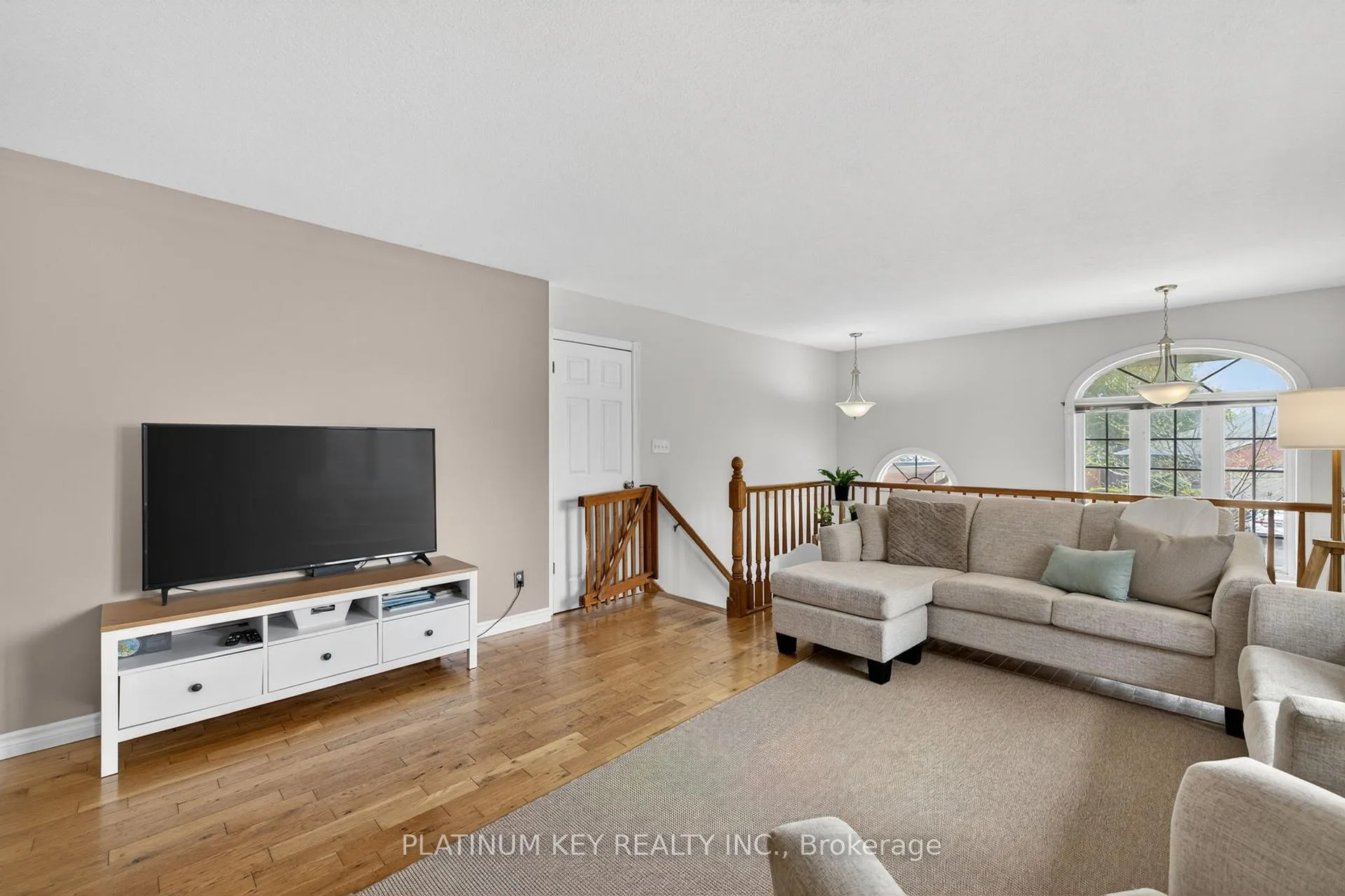 Photo 8 of 6 Juniper Crescent, Strathroy-Caradoc, SE — HOMEH