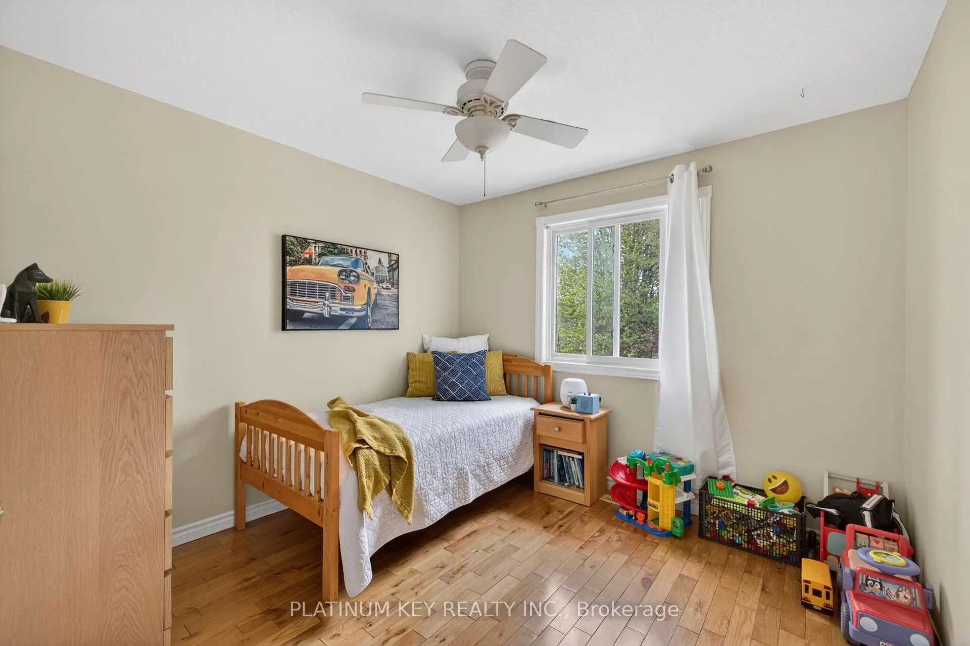 Photo 15 of 6 Juniper Crescent, Strathroy-Caradoc, SE — HOMEH