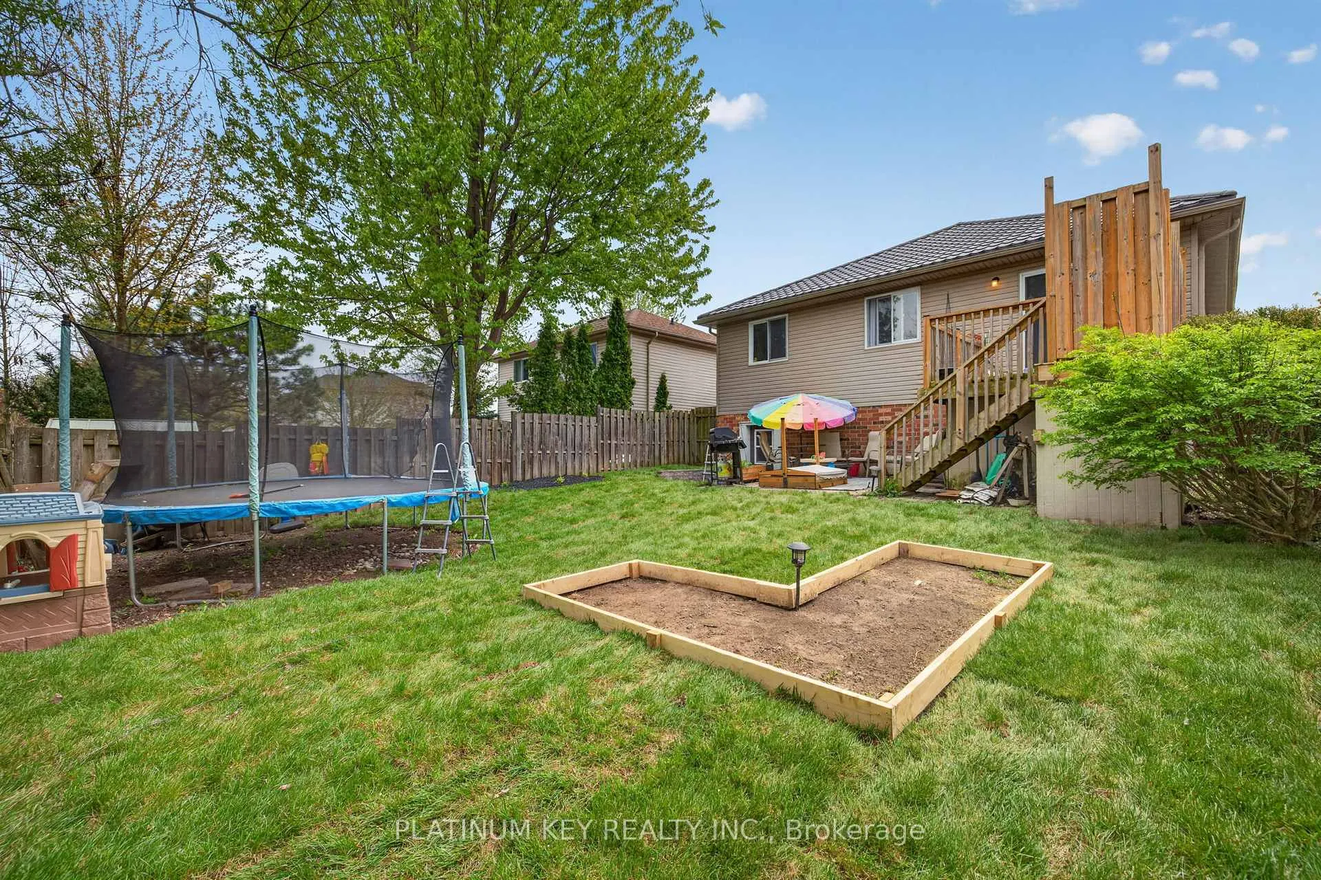 Photo 30 of 6 Juniper Crescent, Strathroy-Caradoc, SE — HOMEH