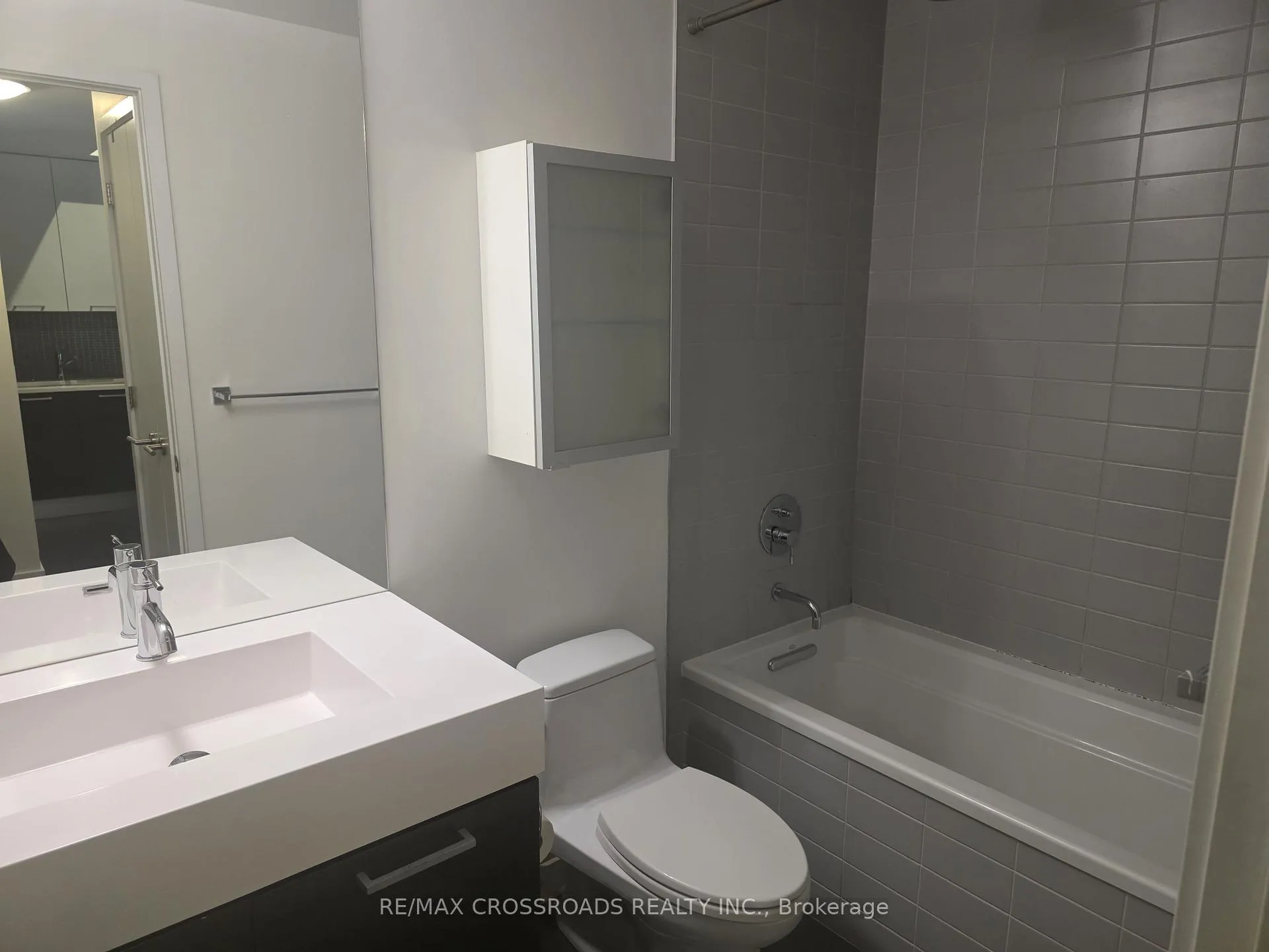 Photo 16 of Unit 622, 90 Broadview Avenue, Toronto, South Riverdale — HOMEH