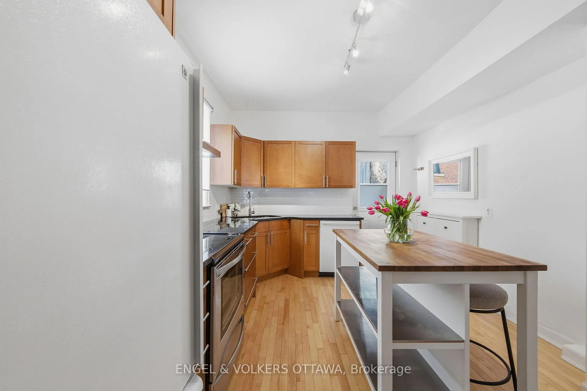 Photo 18 of 107 Rochester Street, Ottawa, West Centre Town — HOMEH