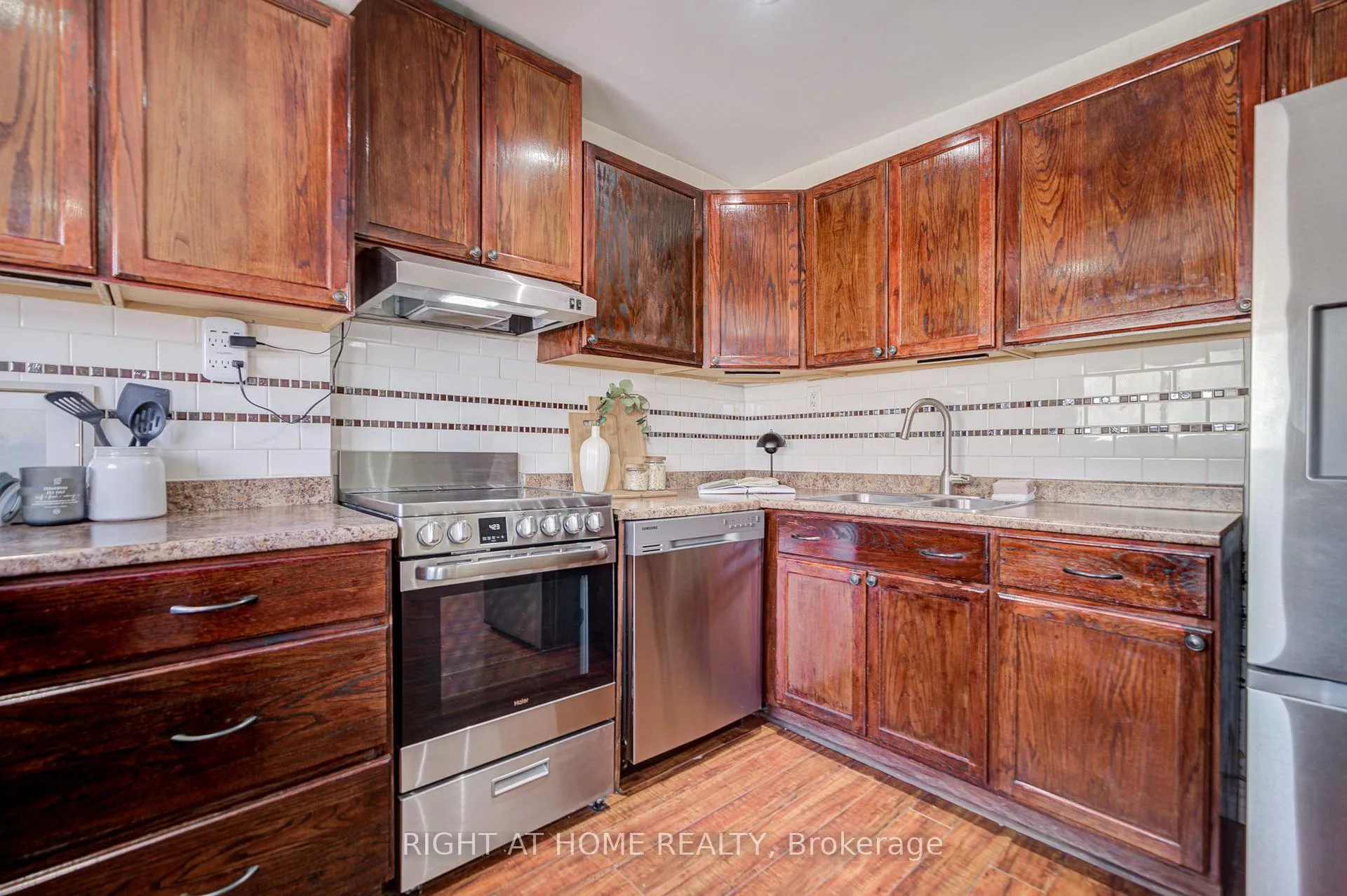 Photo 26 of 61 Beatty Road, Ajax, Central — HOMEH