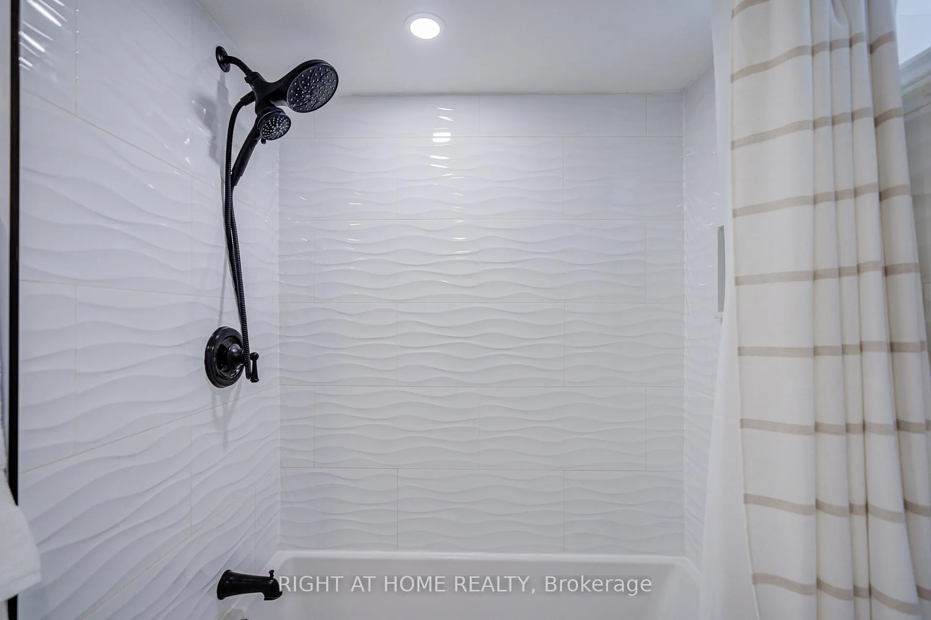 Photo 39 of 61 Beatty Road, Ajax, Central — HOMEH
