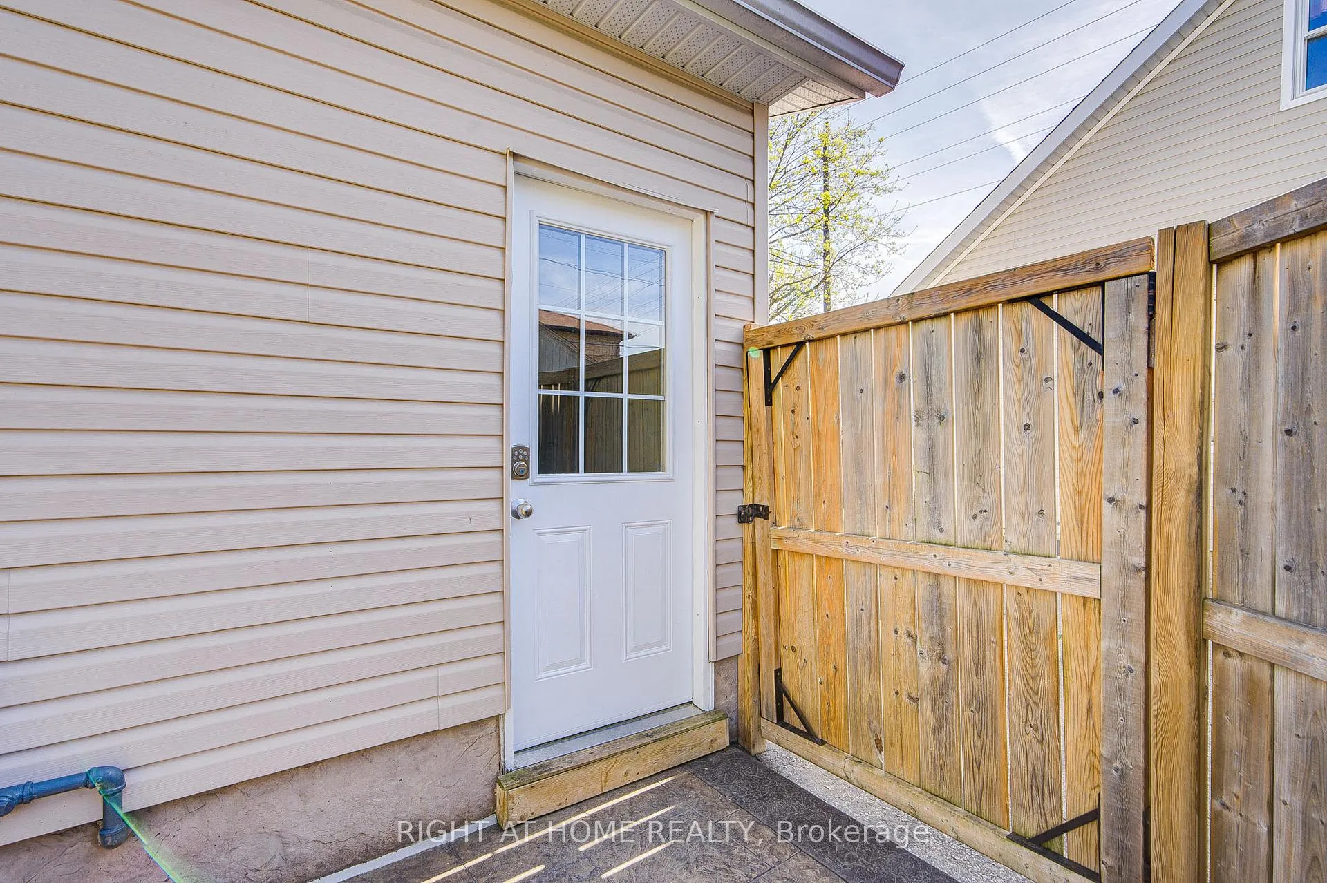 Photo 42 of 61 Beatty Road, Ajax, Central — HOMEH