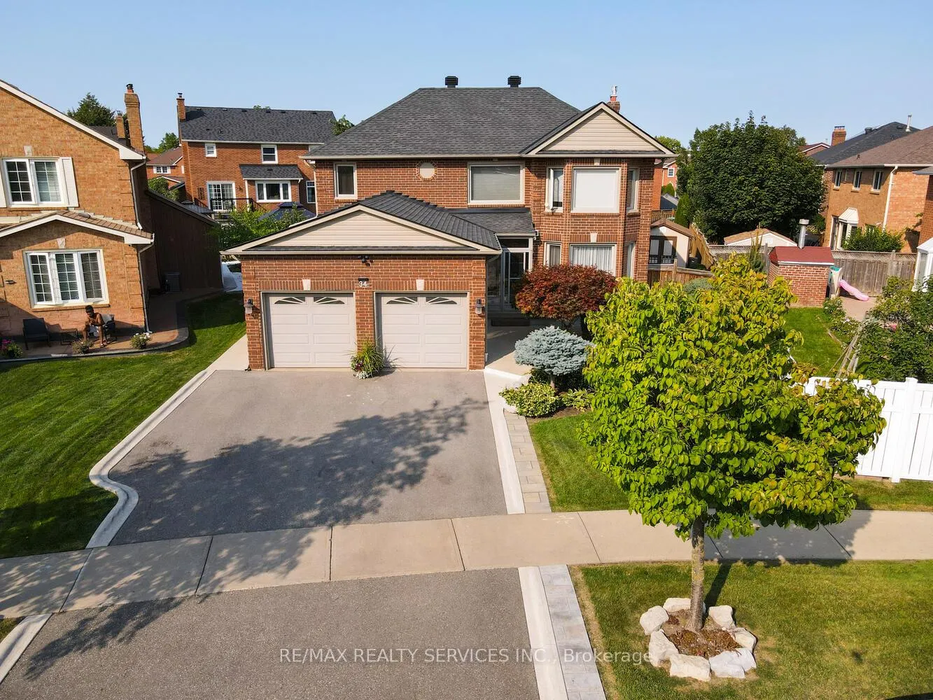 Photo 2 of 34 Garbutt Crescent, Brampton, Northwood Park — HOMEH