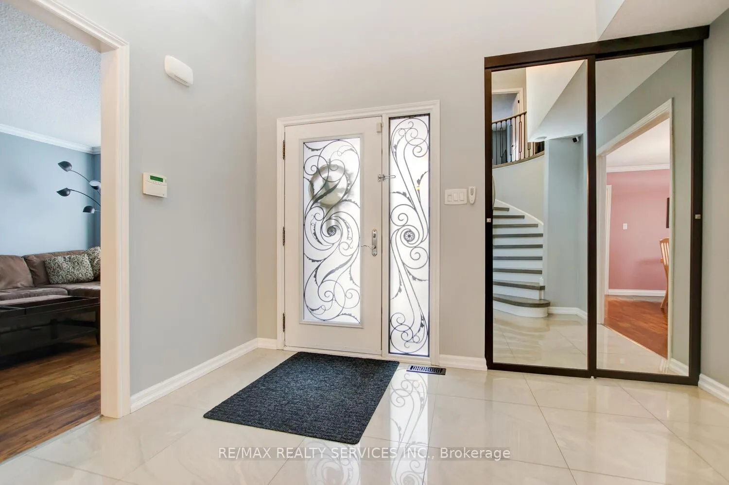 Photo 5 of 34 Garbutt Crescent, Brampton, Northwood Park — HOMEH
