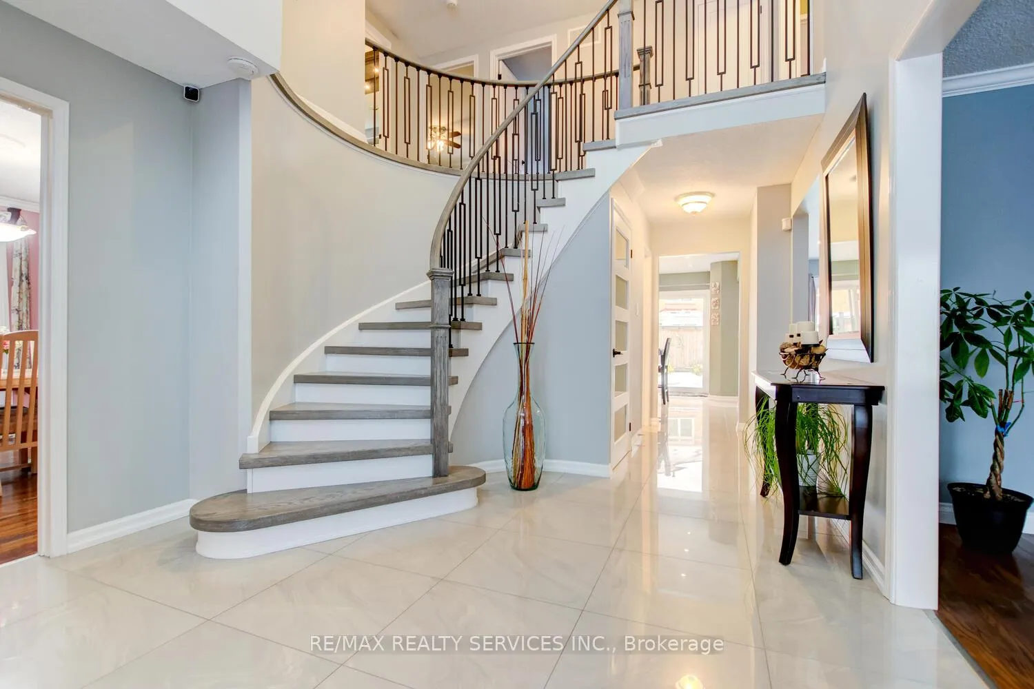 Photo 6 of 34 Garbutt Crescent, Brampton, Northwood Park — HOMEH