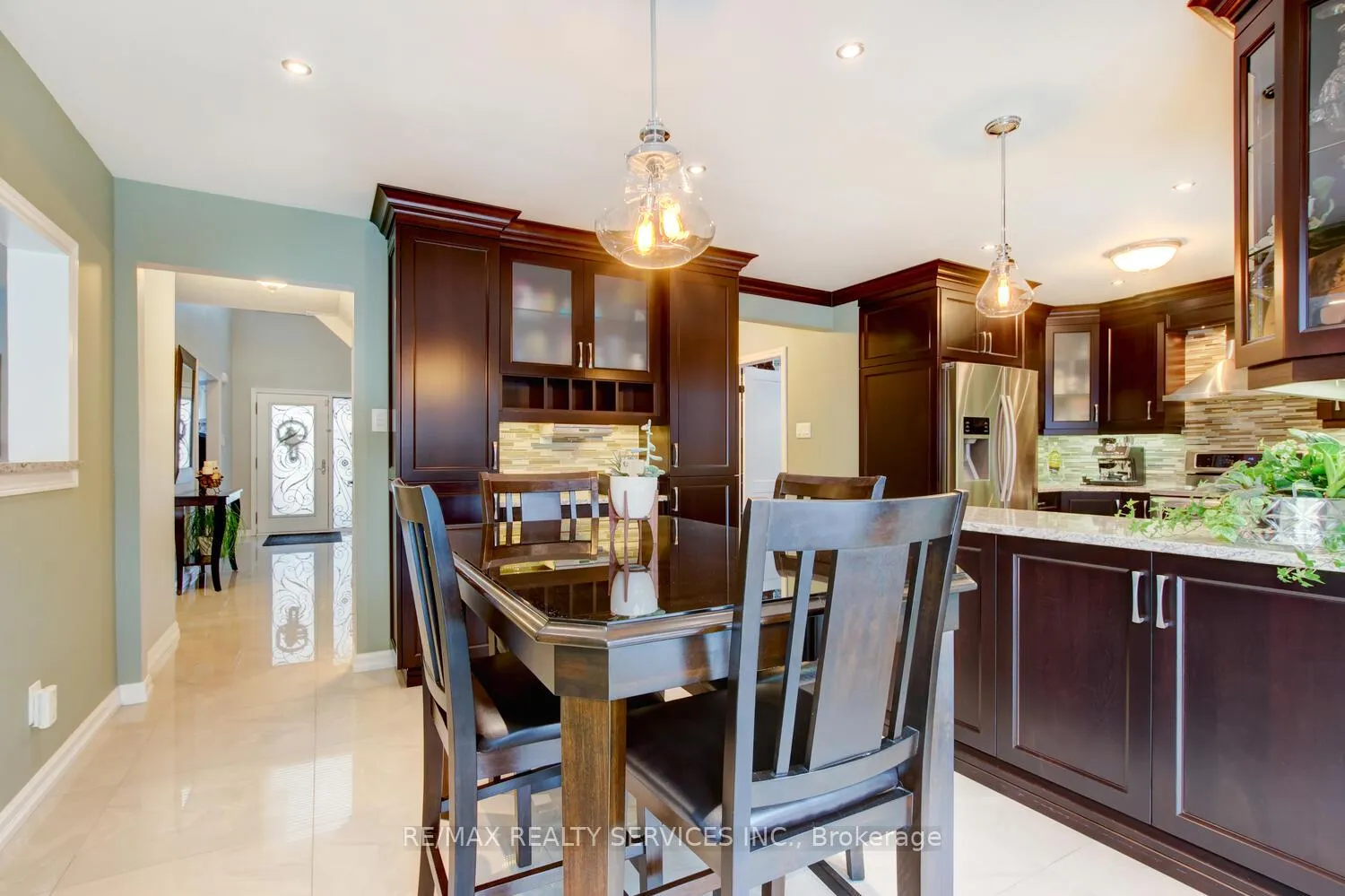 Photo 13 of 34 Garbutt Crescent, Brampton, Northwood Park — HOMEH