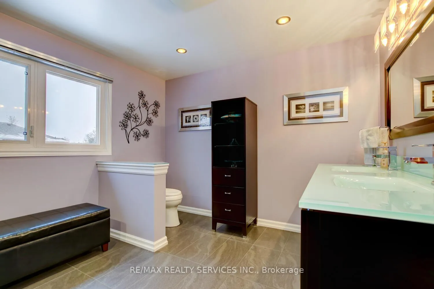Photo 25 of 34 Garbutt Crescent, Brampton, Northwood Park — HOMEH