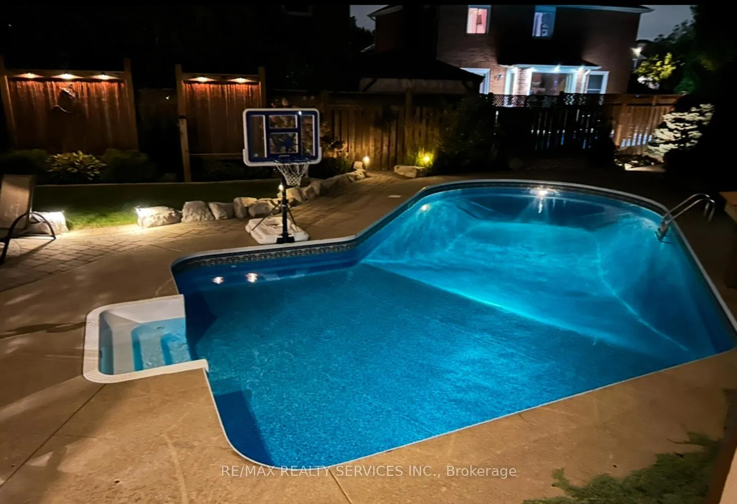 Photo 40 of 34 Garbutt Crescent, Brampton, Northwood Park — HOMEH