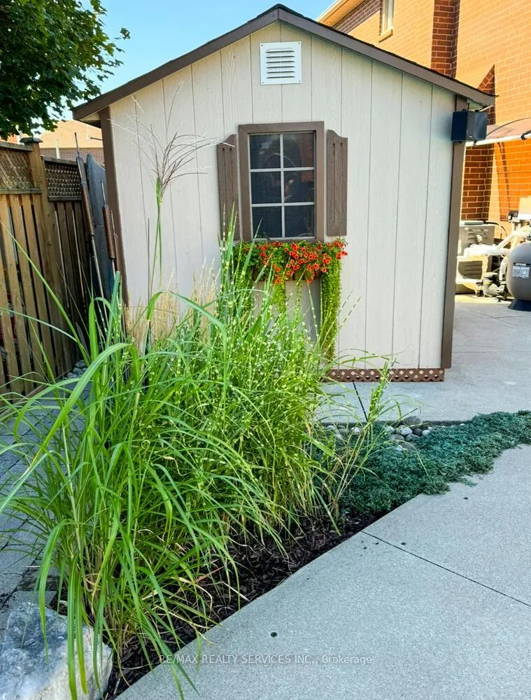 Photo 46 of 34 Garbutt Crescent, Brampton, Northwood Park — HOMEH