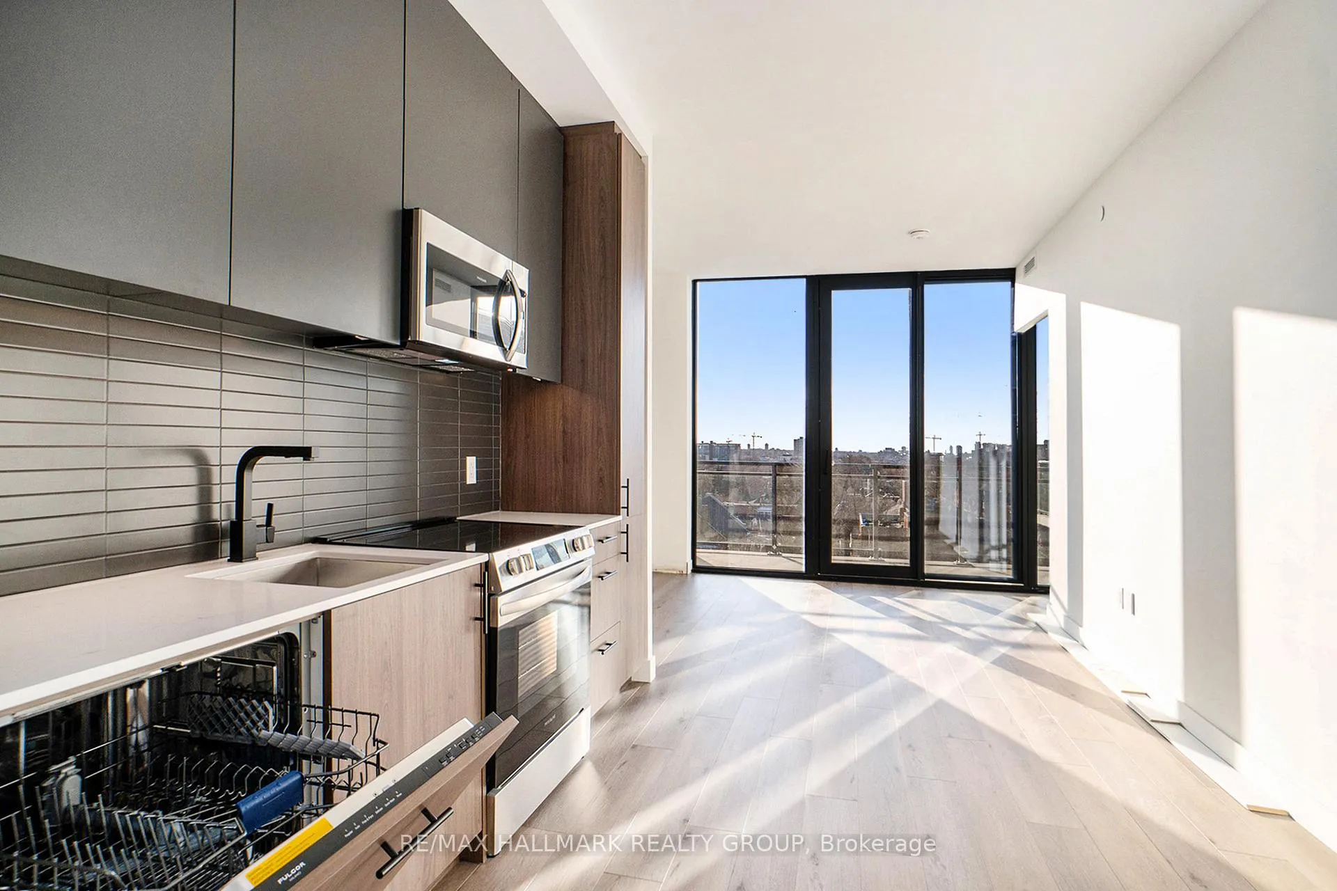Photo 4 of Unit UPH 11, 10 James Street, Ottawa, Ottawa Centre — HOMEH