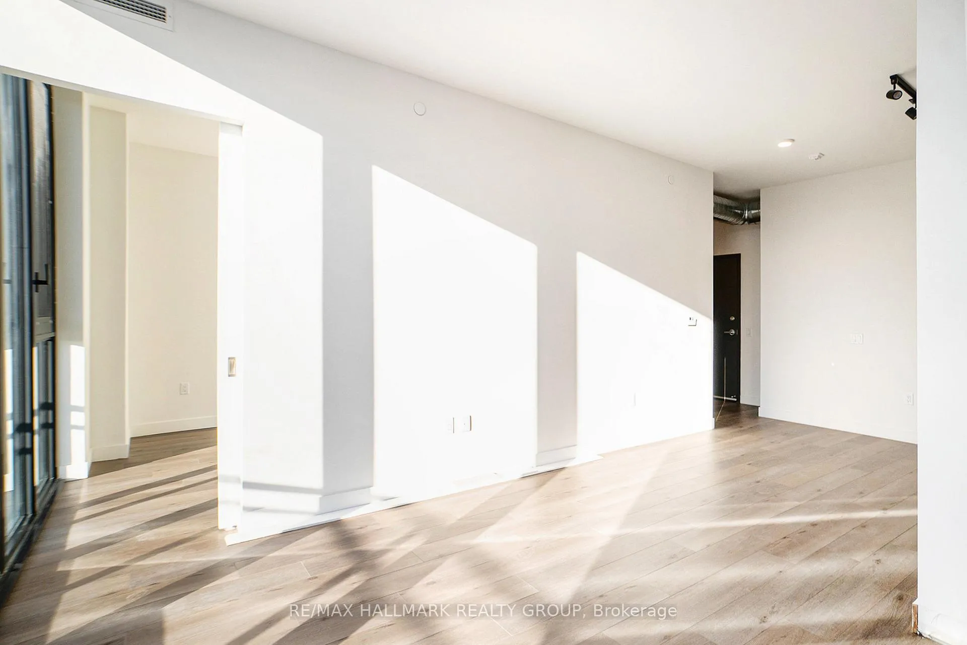 Photo 6 of Unit UPH 11, 10 James Street, Ottawa, Ottawa Centre — HOMEH