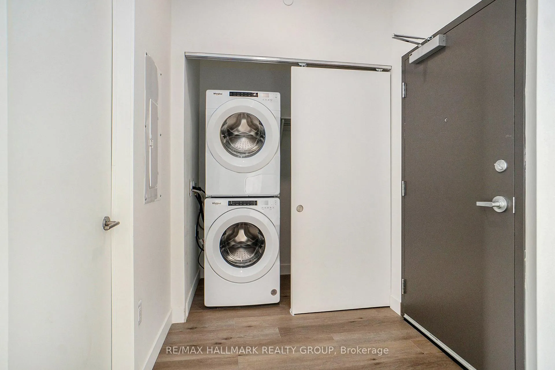 Photo 11 of Unit UPH 11, 10 James Street, Ottawa, Ottawa Centre — HOMEH