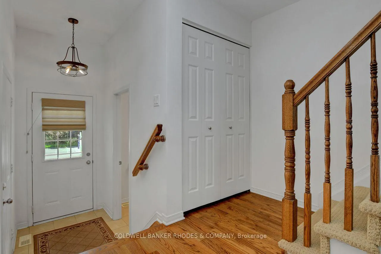 Photo 3 of 287 Macoun Circle, Ottawa, Hunt Club Park/Greenboro — HOMEH
