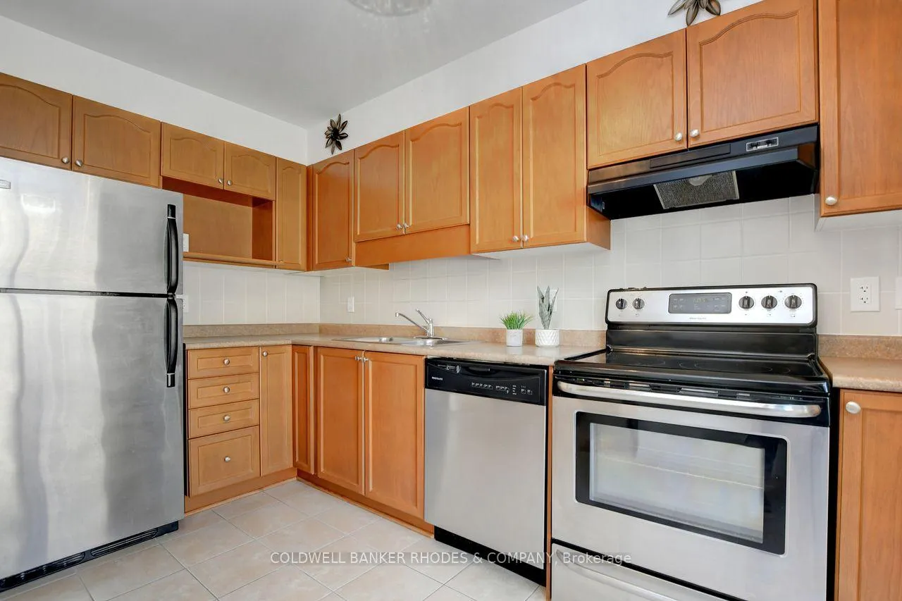 Photo 9 of 287 Macoun Circle, Ottawa, Hunt Club Park/Greenboro — HOMEH