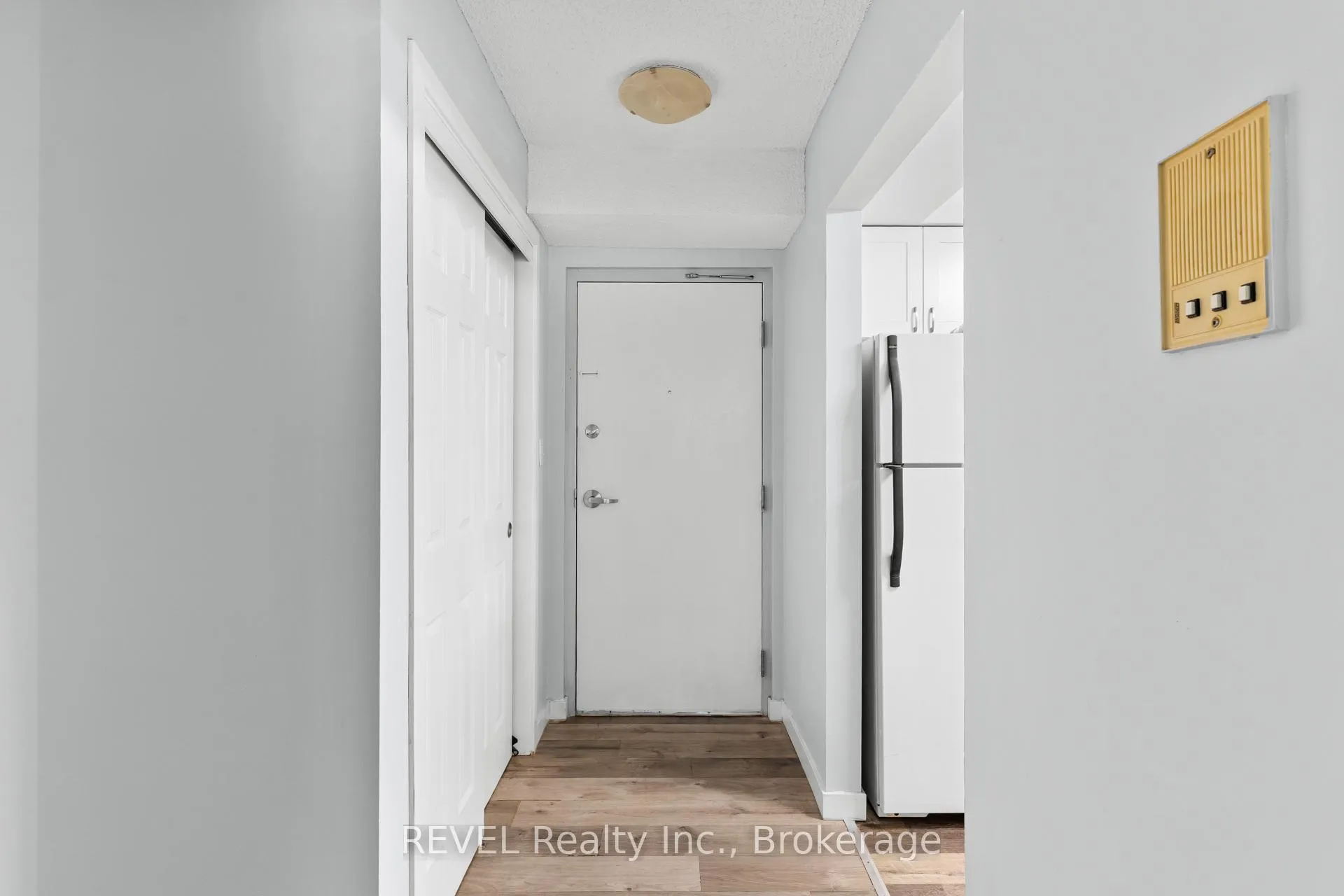 Photo 4 of Unit 305, 5222 Portage Road, Niagara Falls, Cherrywood — HOMEH