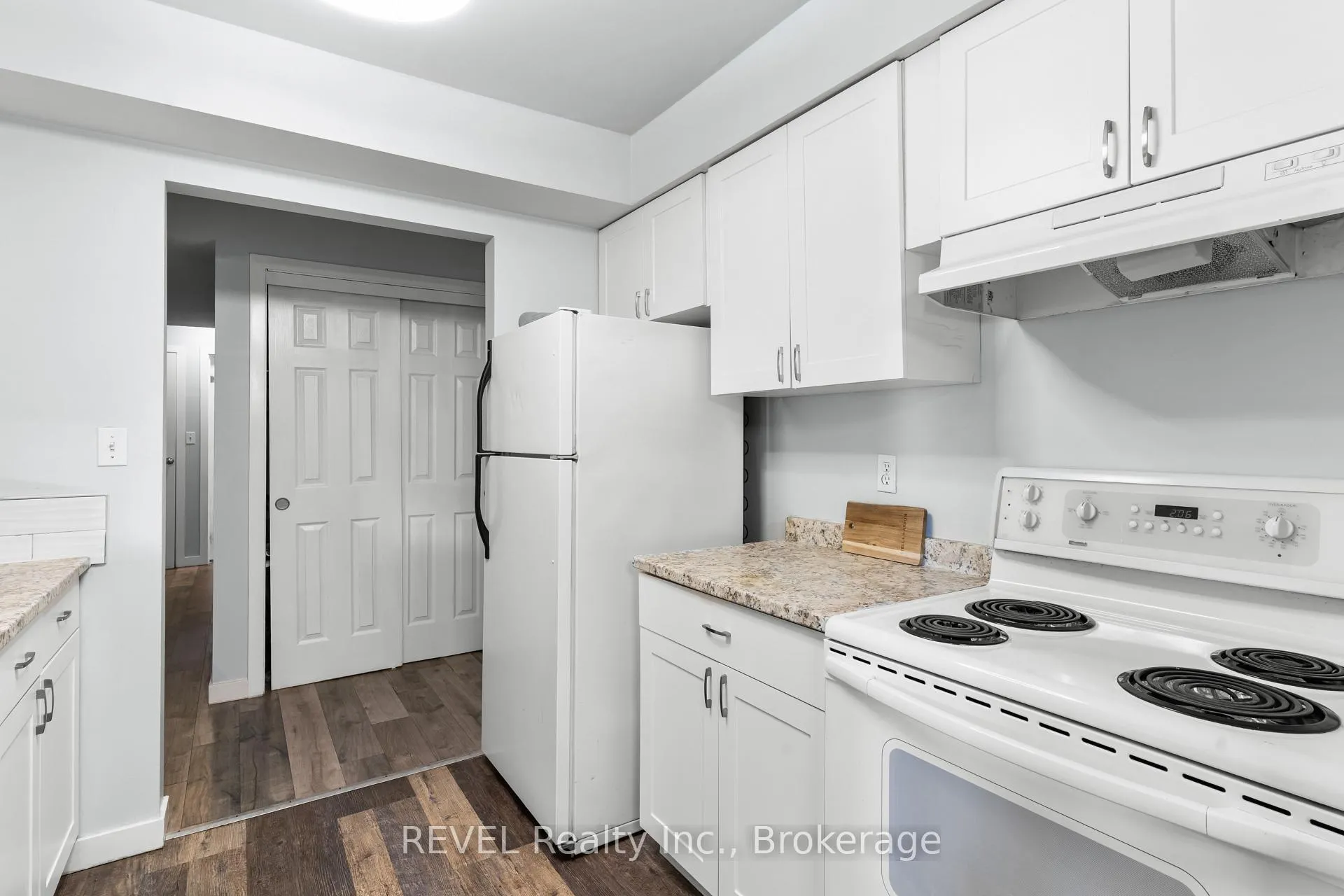 Photo 8 of Unit 305, 5222 Portage Road, Niagara Falls, Cherrywood — HOMEH
