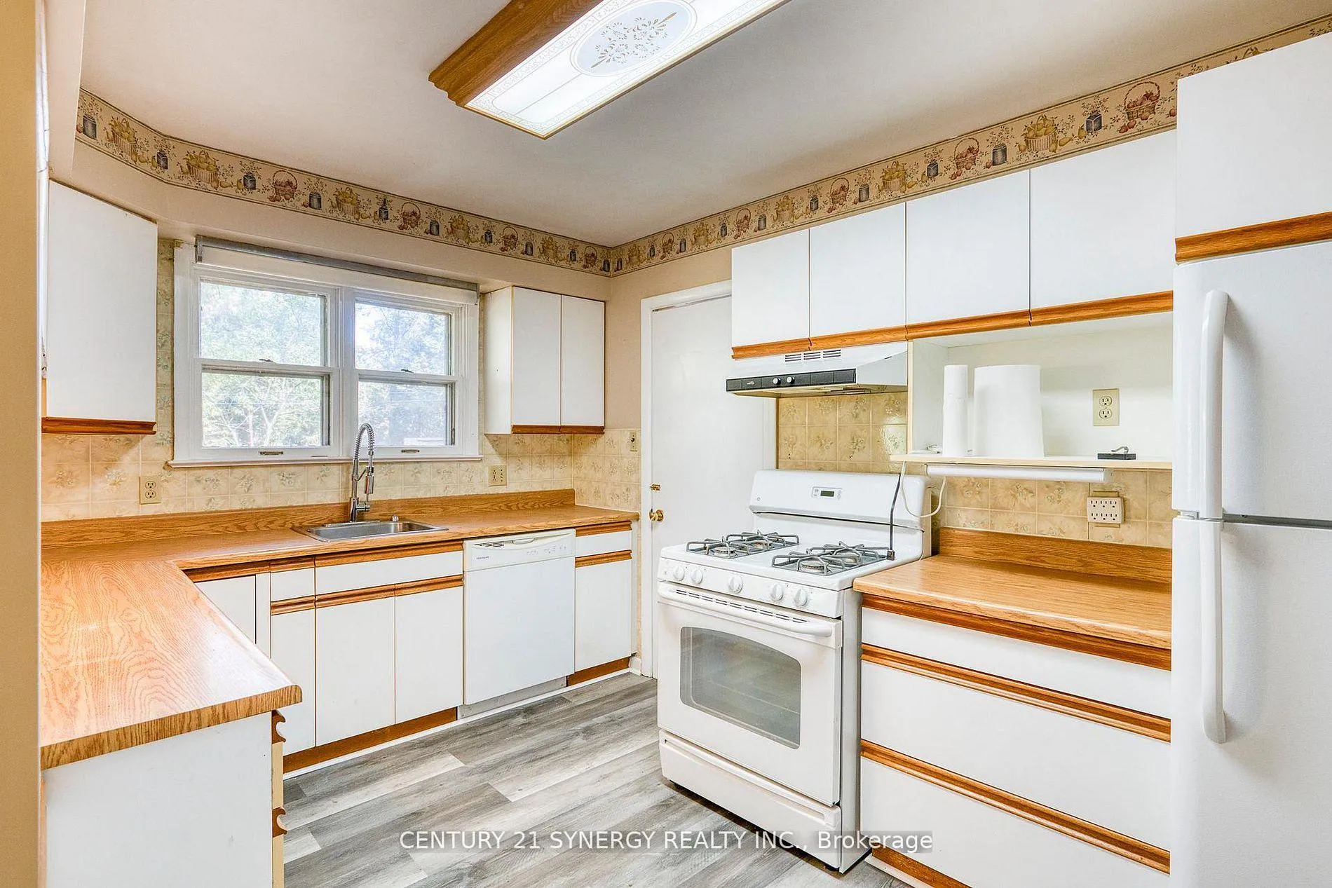 Photo 7 of 55 Drummond Street W, Perth — HOMEH