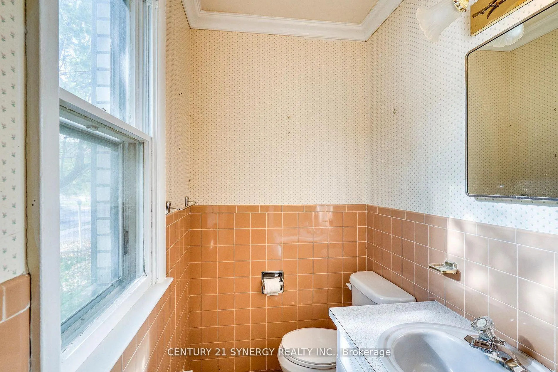 Photo 17 of 55 Drummond Street W, Perth — HOMEH