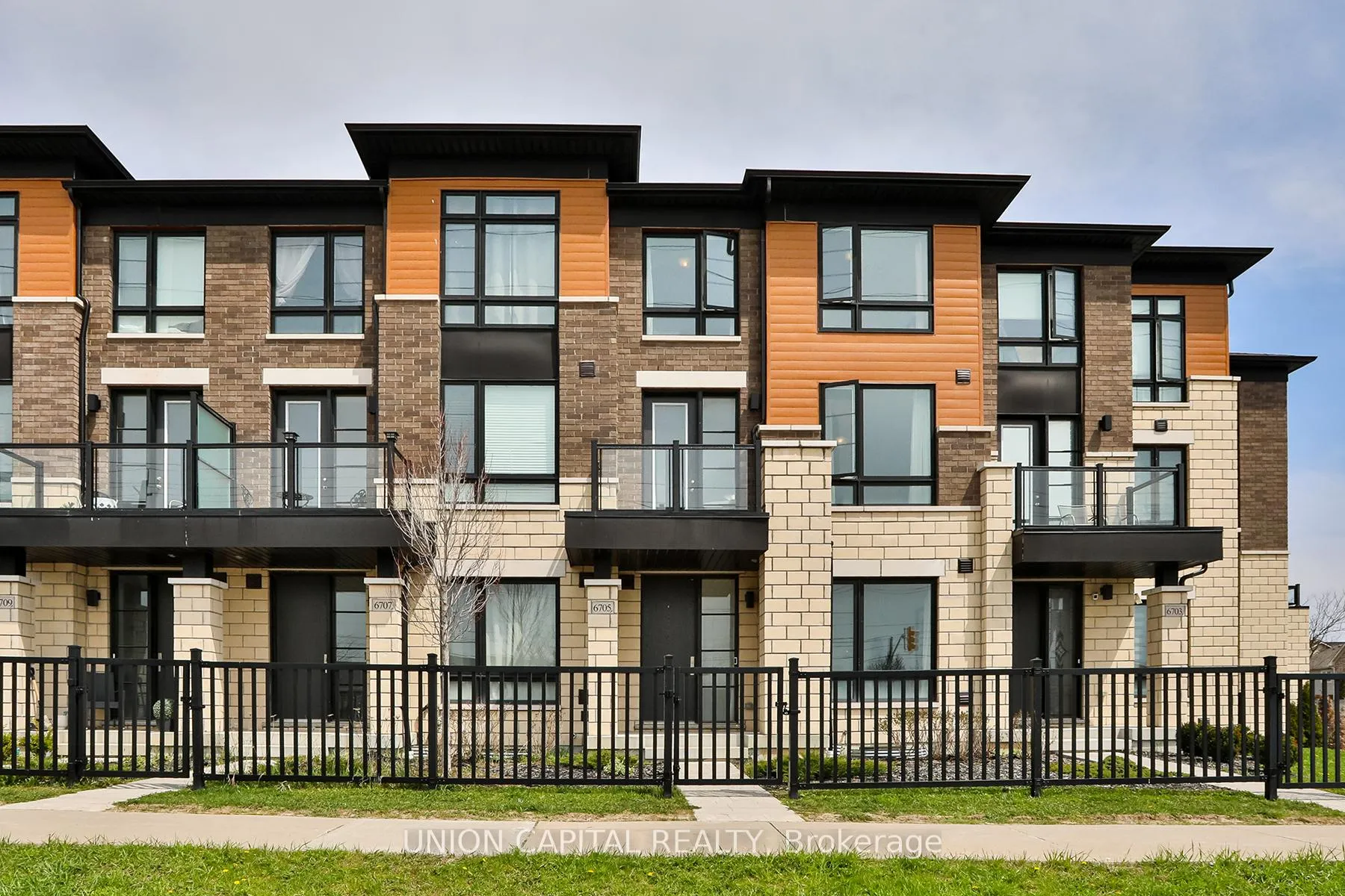 Photo 1 of 6705 Thickson Road N, Whitby, Brooklin — HOMEH