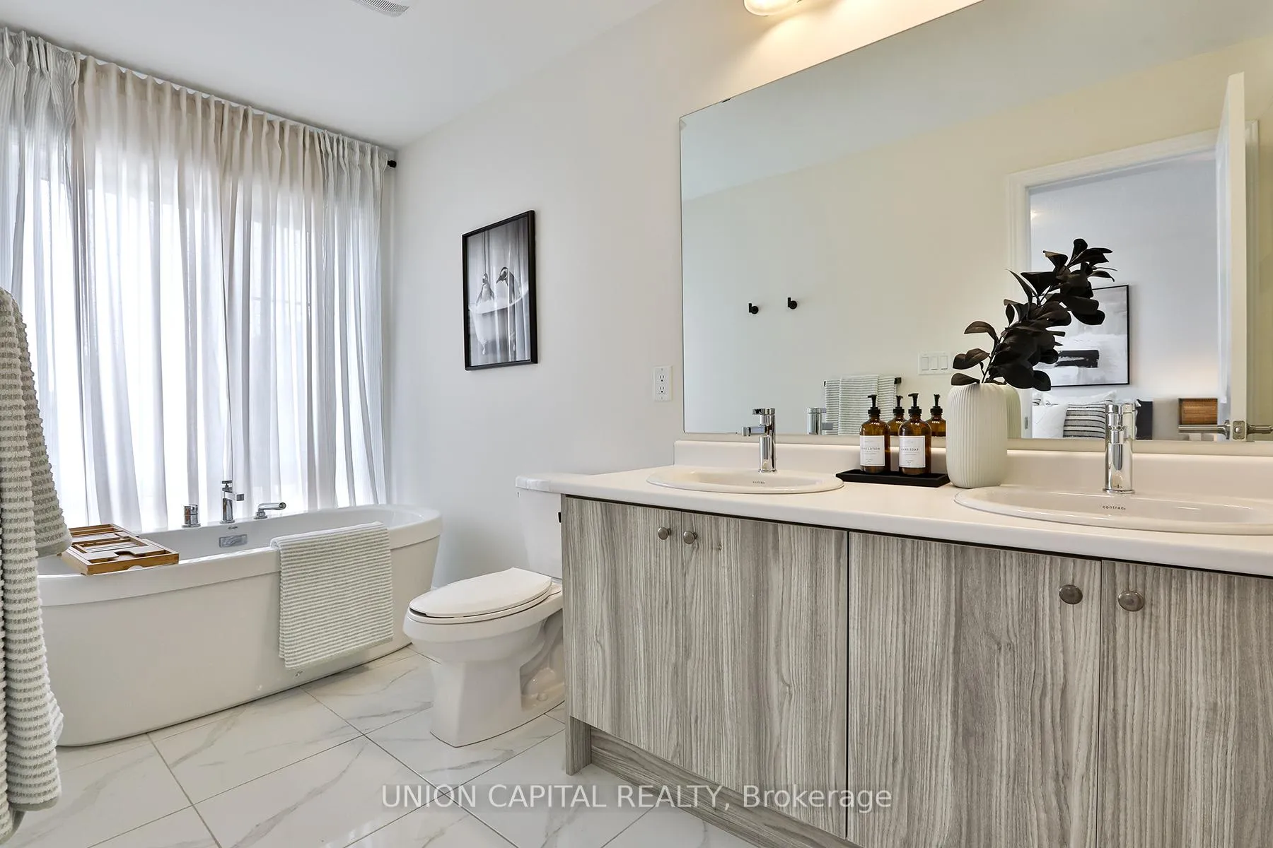 Photo 23 of 6705 Thickson Road N, Whitby, Brooklin — HOMEH