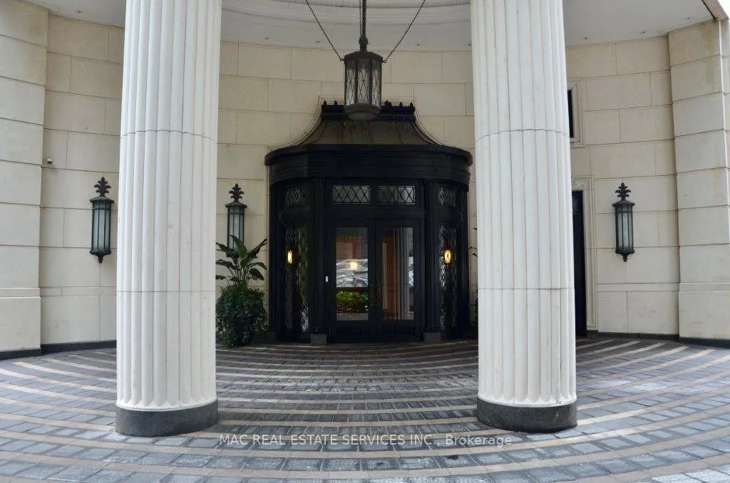 Photo 1 of Unit 4A, 1 St Thomas Street, Toronto, Bay Street Corridor — HOMEH