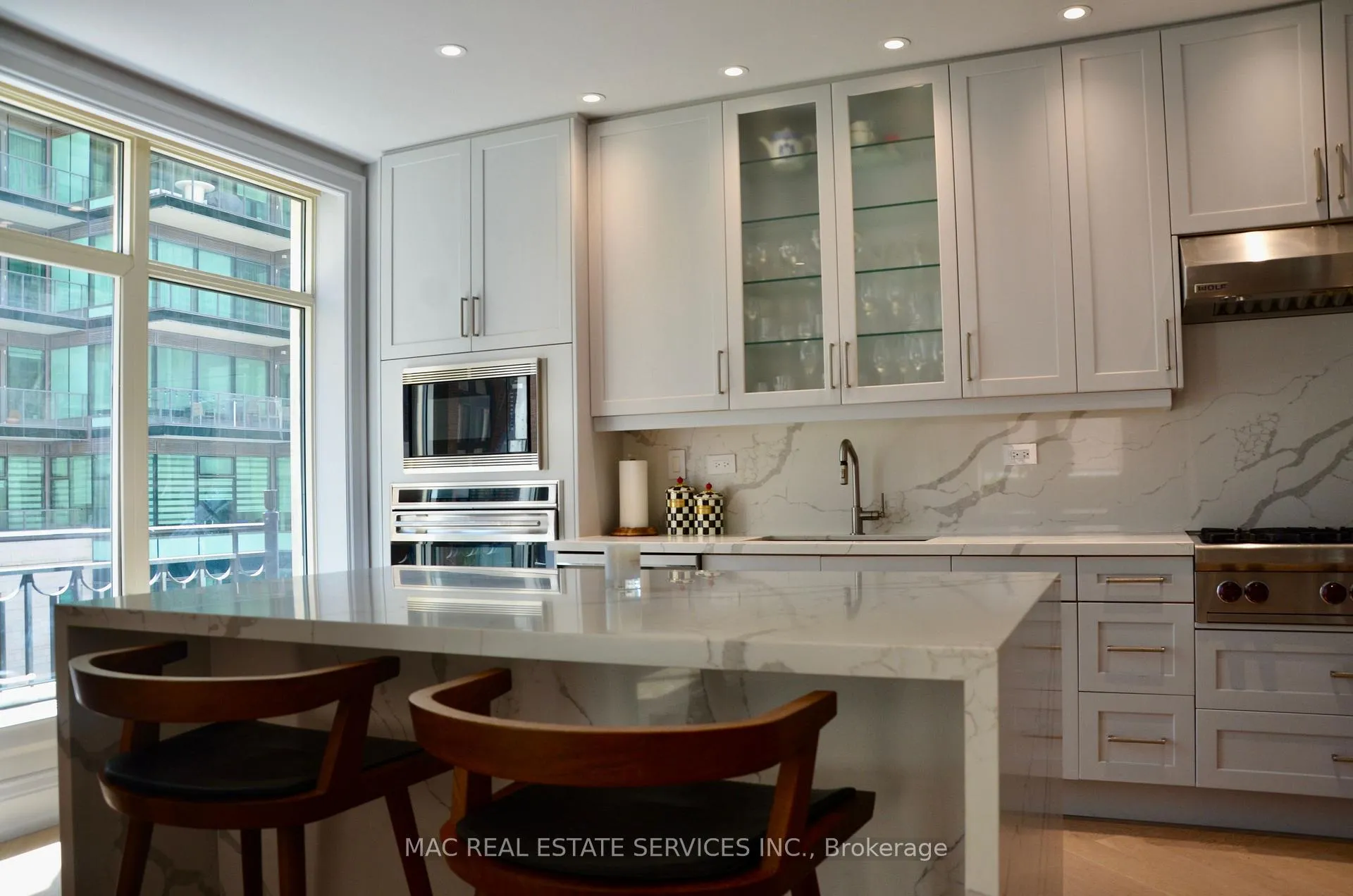 Photo 5 of Unit 4A, 1 St Thomas Street, Toronto, Bay Street Corridor — HOMEH