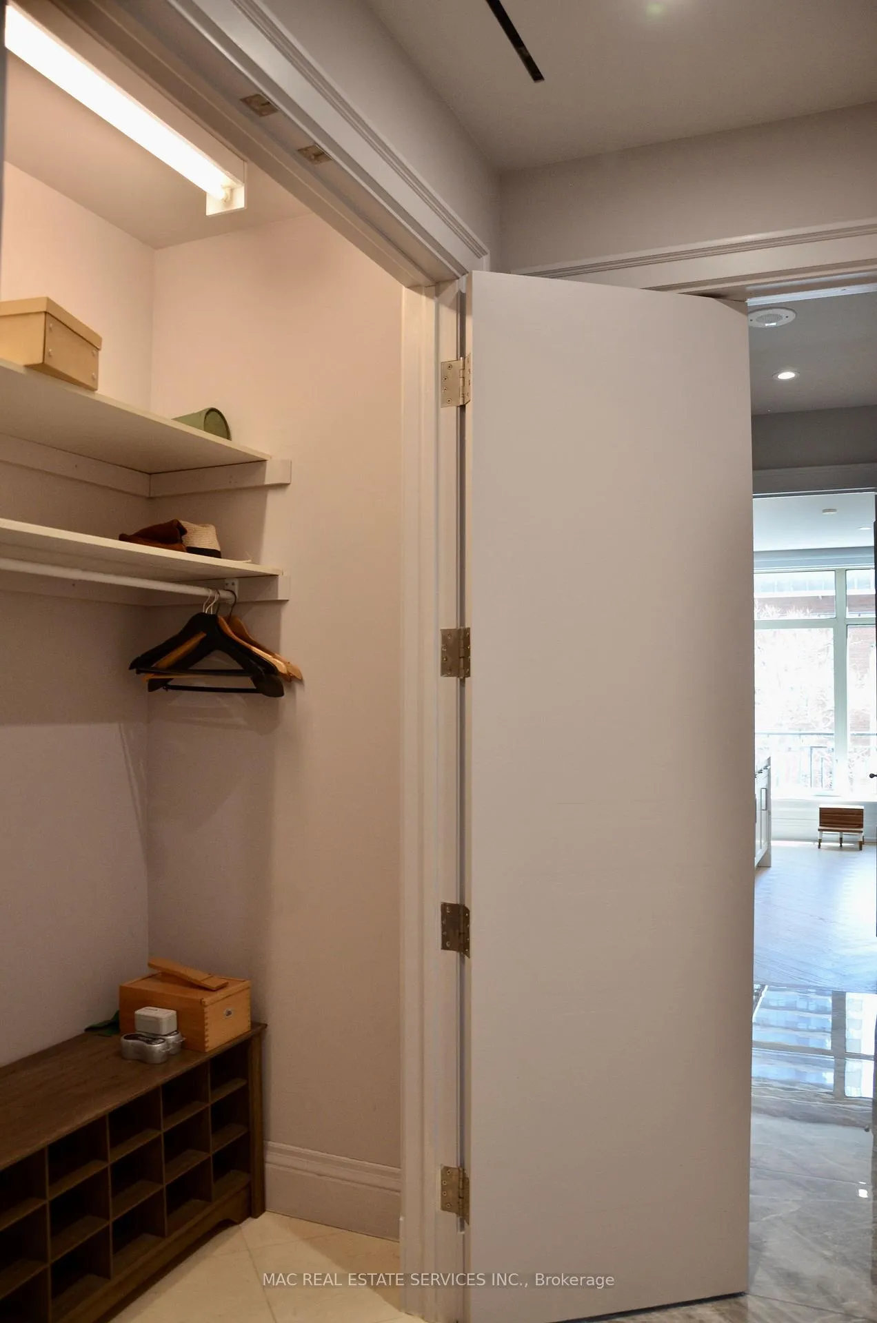 Photo 15 of Unit 4A, 1 St Thomas Street, Toronto, Bay Street Corridor — HOMEH