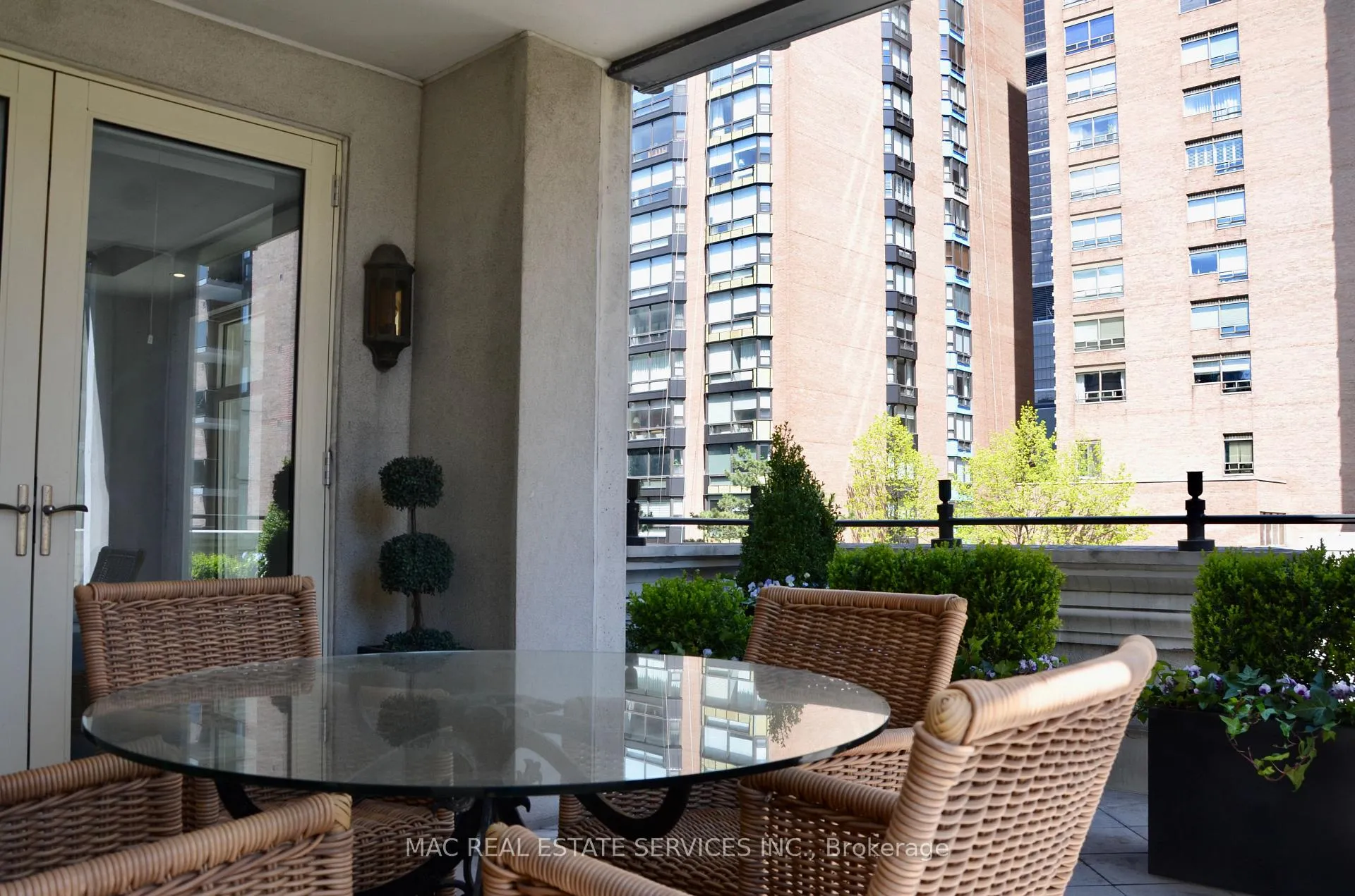 Photo 22 of Unit 4A, 1 St Thomas Street, Toronto, Bay Street Corridor — HOMEH