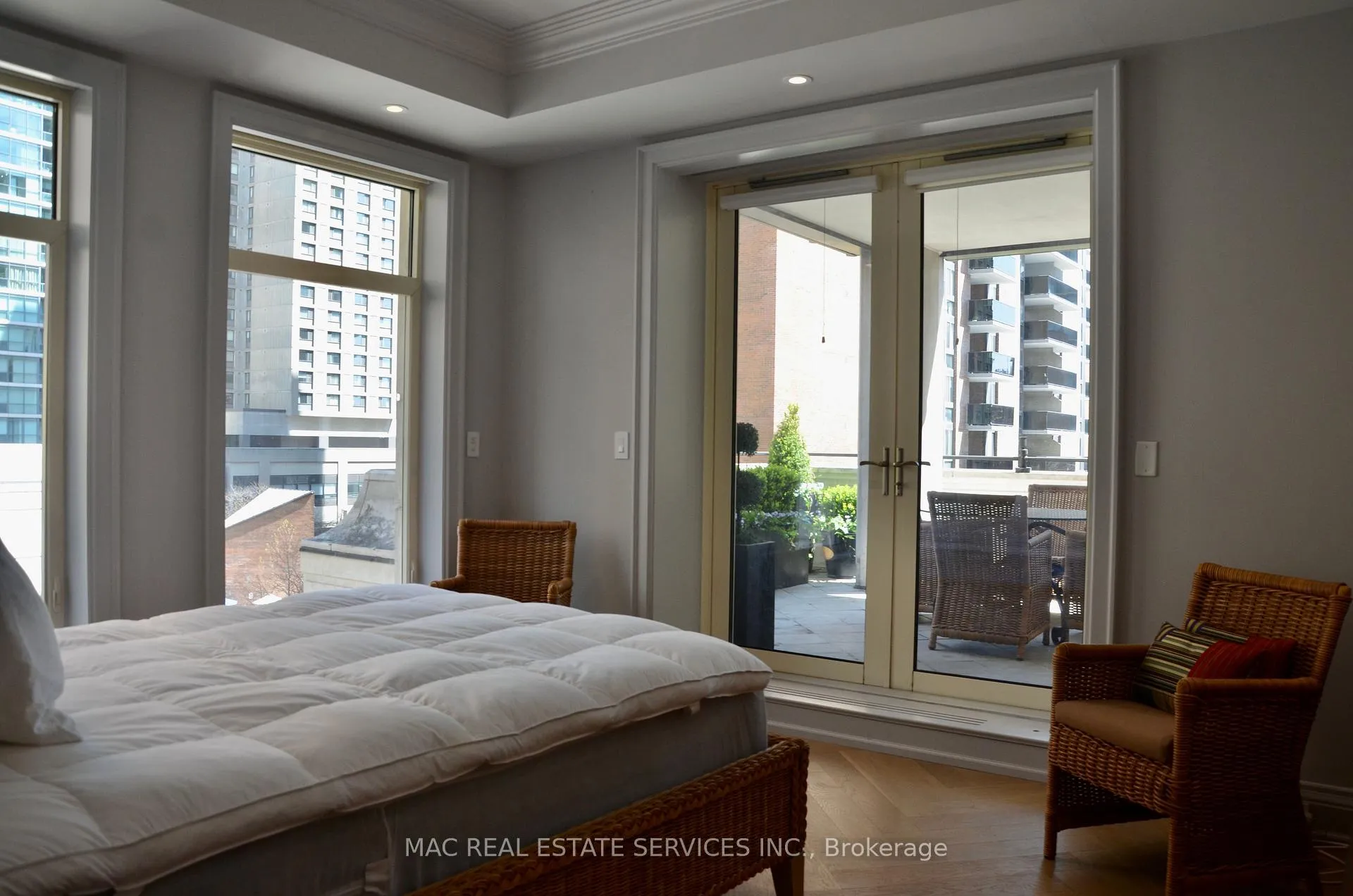 Photo 24 of Unit 4A, 1 St Thomas Street, Toronto, Bay Street Corridor — HOMEH
