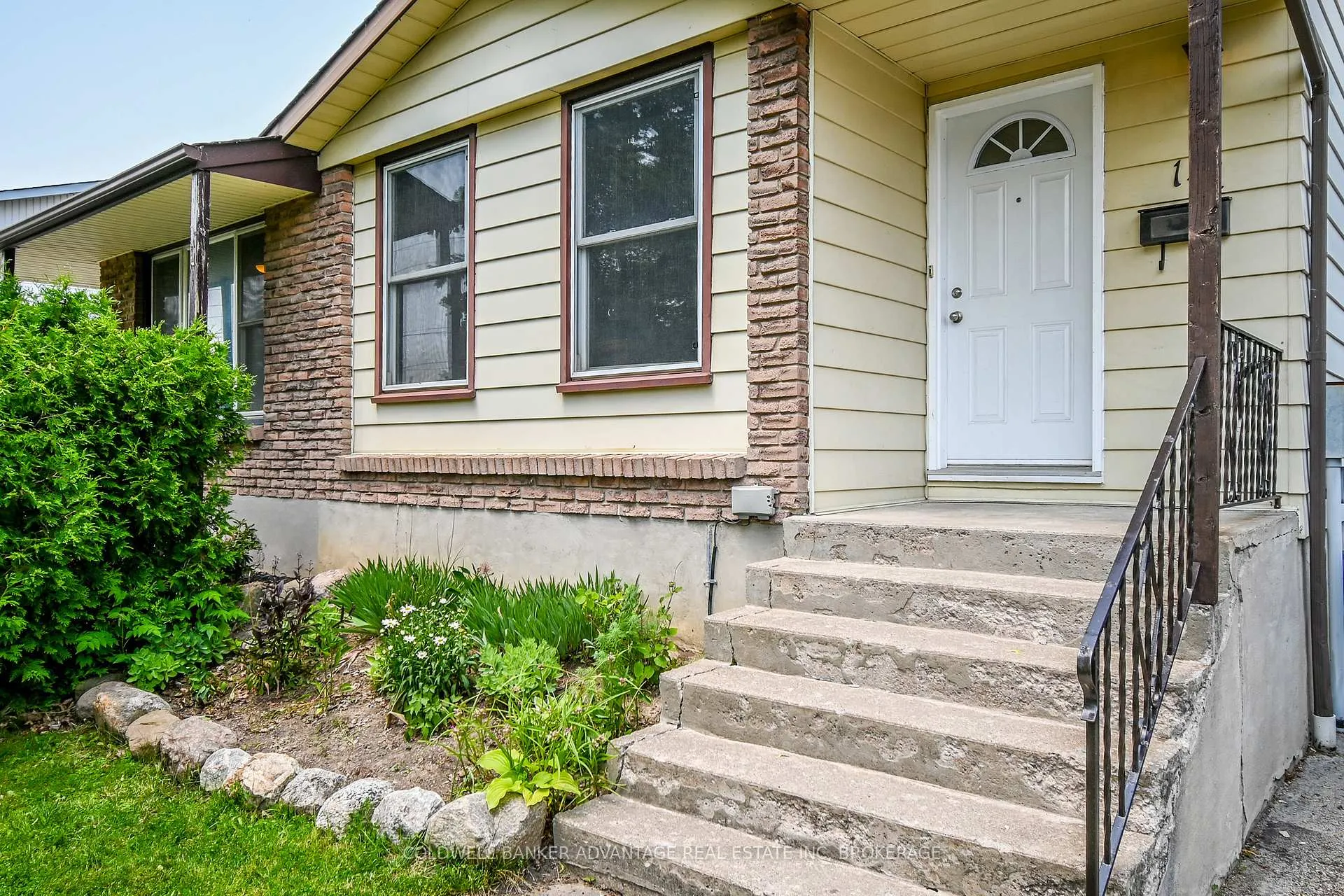 Photo 2 of 141 Linwell Road, St. Catharines, Lakeport — HOMEH