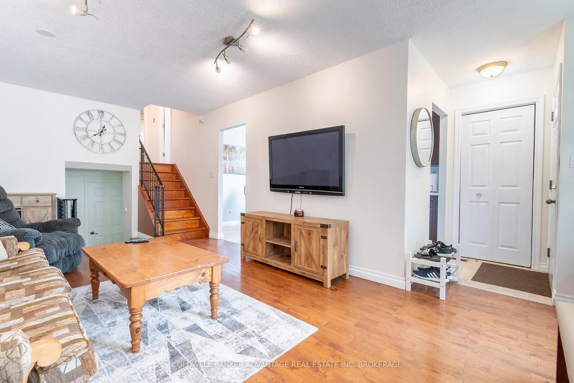 Photo 3 of 141 Linwell Road, St. Catharines, Lakeport — HOMEH