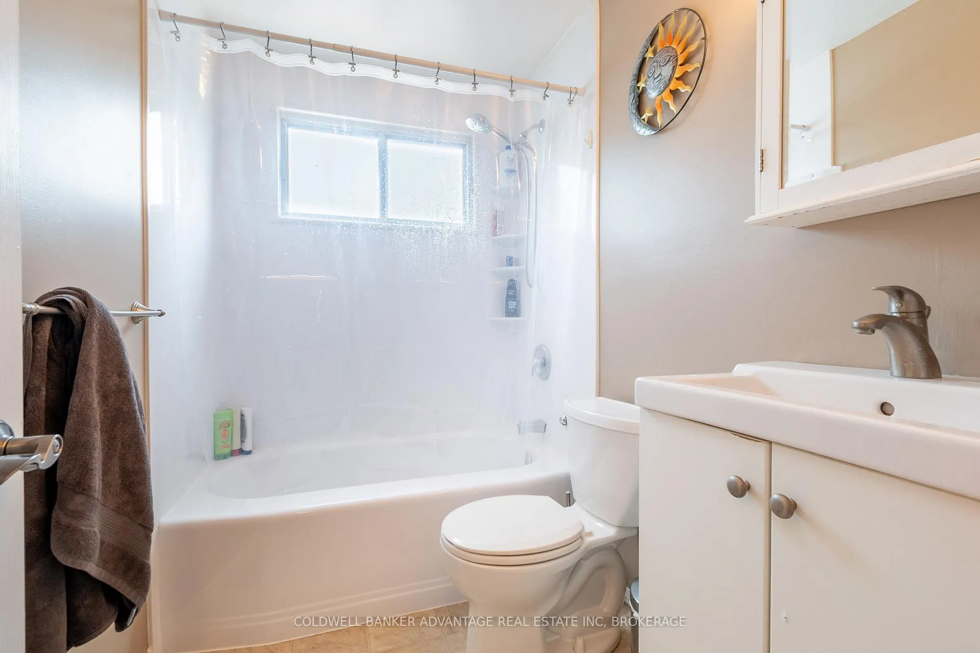 Photo 20 of 141 Linwell Road, St. Catharines, Lakeport — HOMEH