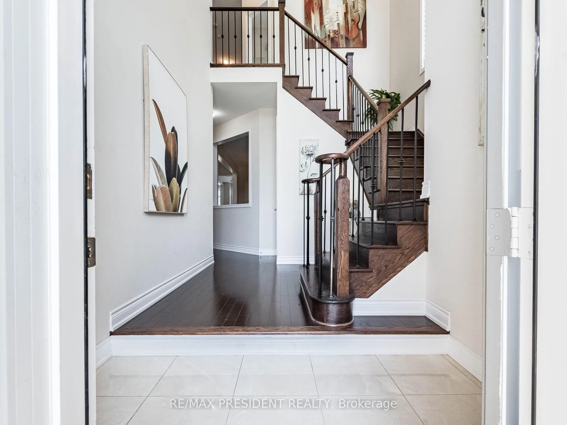 Photo 4 of 16 Monarch Drive, Halton Hills, Georgetown — HOMEH