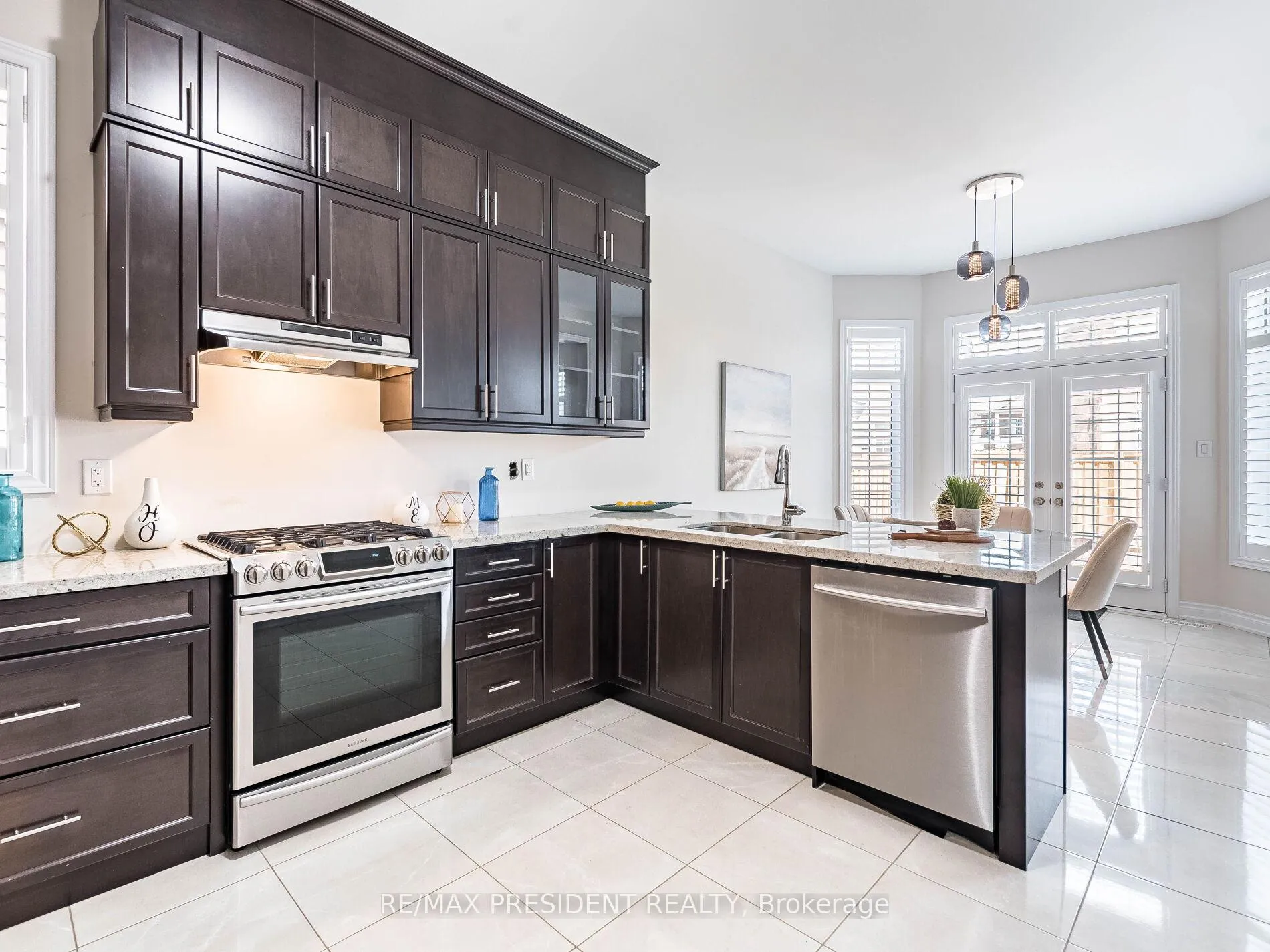 Photo 19 of 16 Monarch Drive, Halton Hills, Georgetown — HOMEH