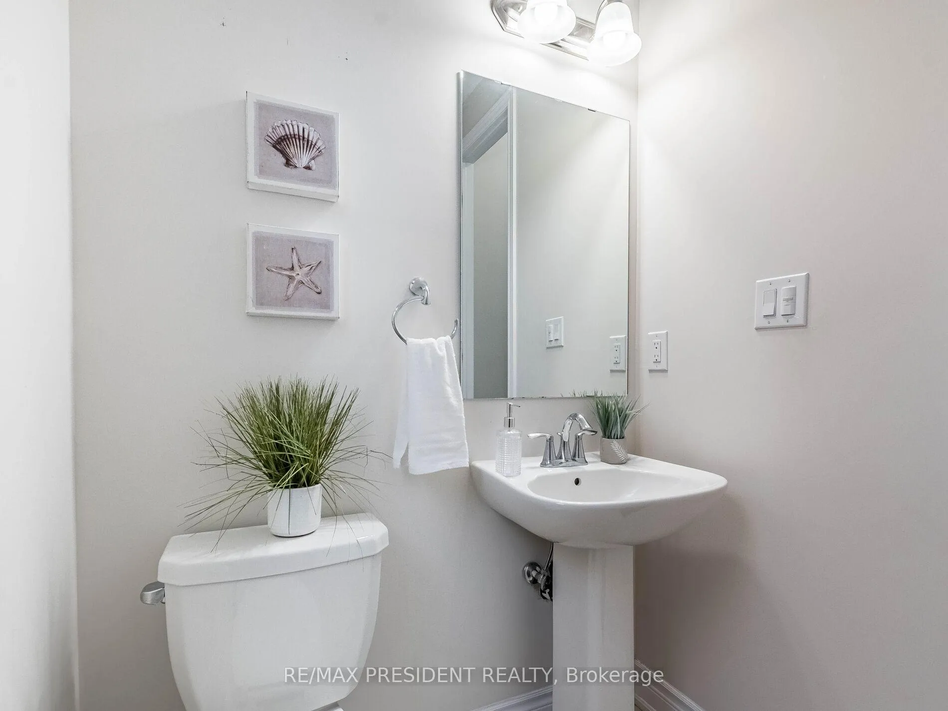 Photo 21 of 16 Monarch Drive, Halton Hills, Georgetown — HOMEH