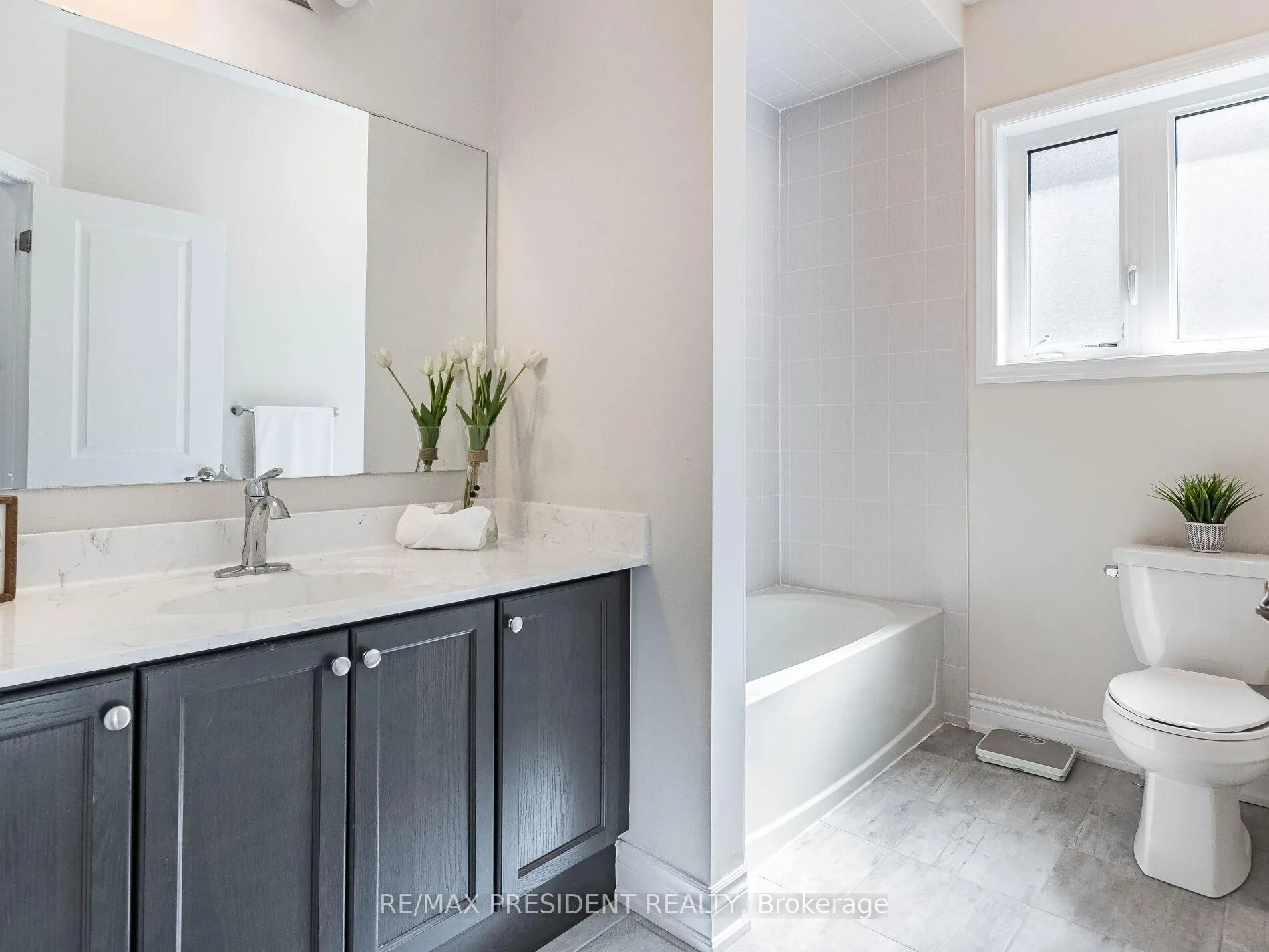 Photo 34 of 16 Monarch Drive, Halton Hills, Georgetown — HOMEH