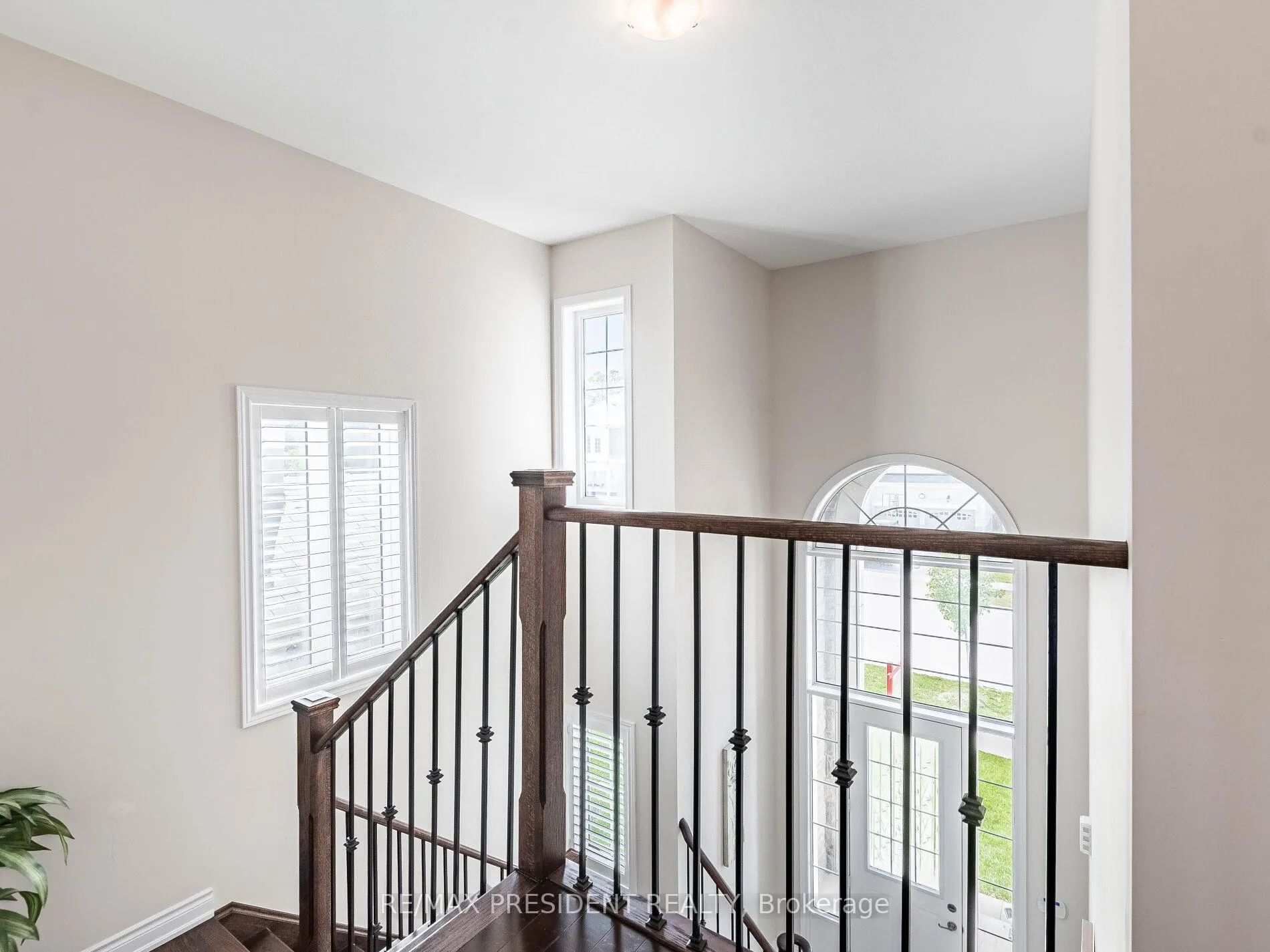 Photo 36 of 16 Monarch Drive, Halton Hills, Georgetown — HOMEH
