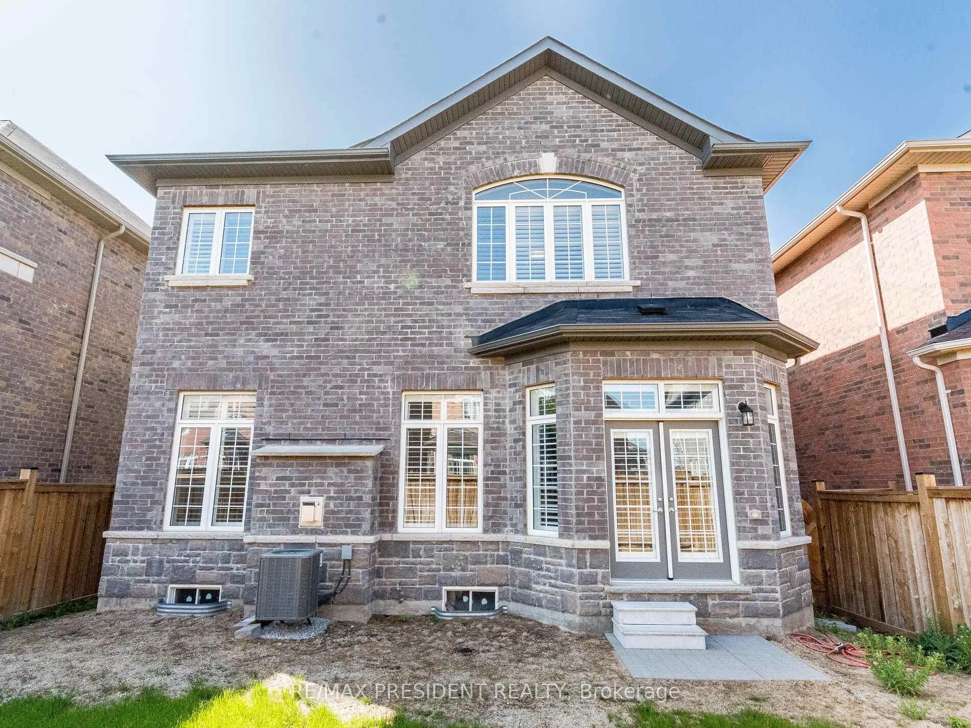 Photo 41 of 16 Monarch Drive, Halton Hills, Georgetown — HOMEH