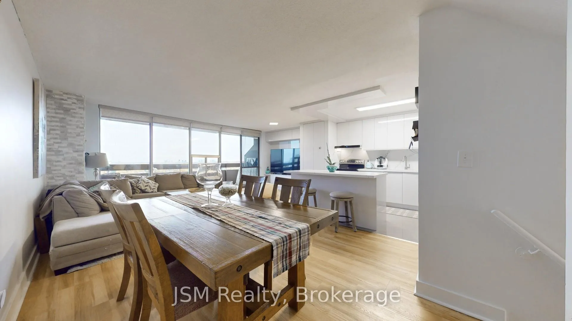 Photo 9 of Unit 1912, 11 Wincott Drive, Etobicoke, Kingsview Village-The Westway — HOMEH
