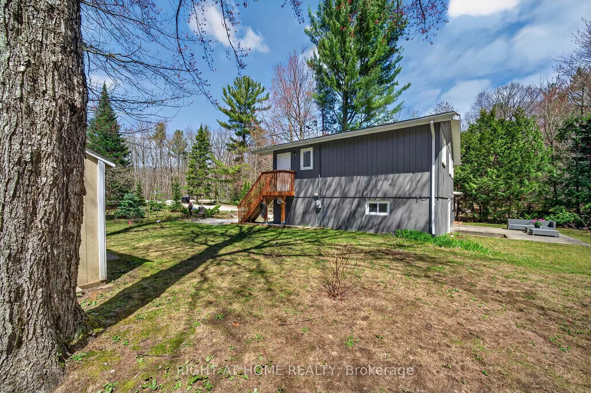 Photo 25 of 703 Lafontaine Rd W. Route, Tiny, Rural Tiny — HOMEH