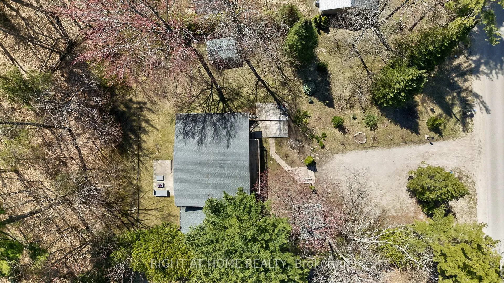Photo 31 of 703 Lafontaine Rd W. Route, Tiny, Rural Tiny — HOMEH