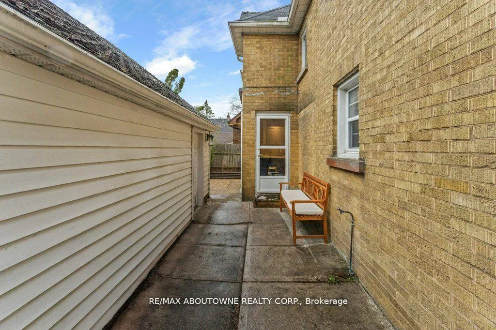 Photo 32 of 1 College Street, Kingston, Central City East — HOMEH