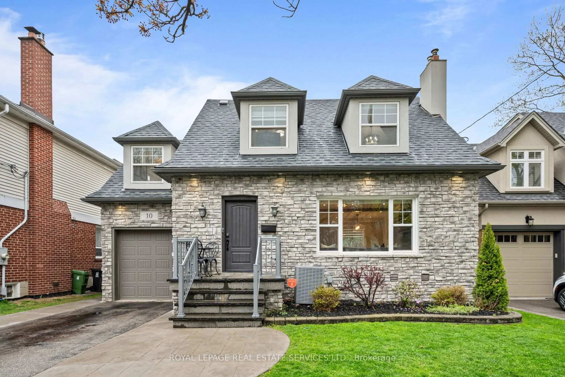 Front of 10 Glenellen Drive W